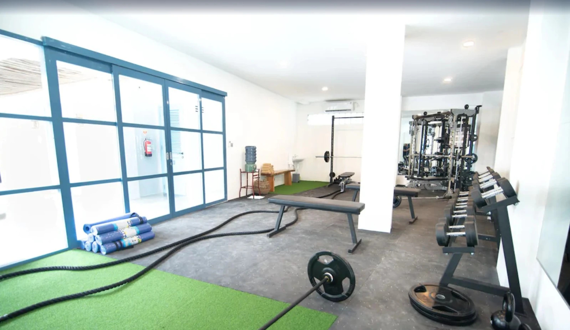 Seaesta Komodo Hotel & Hostel