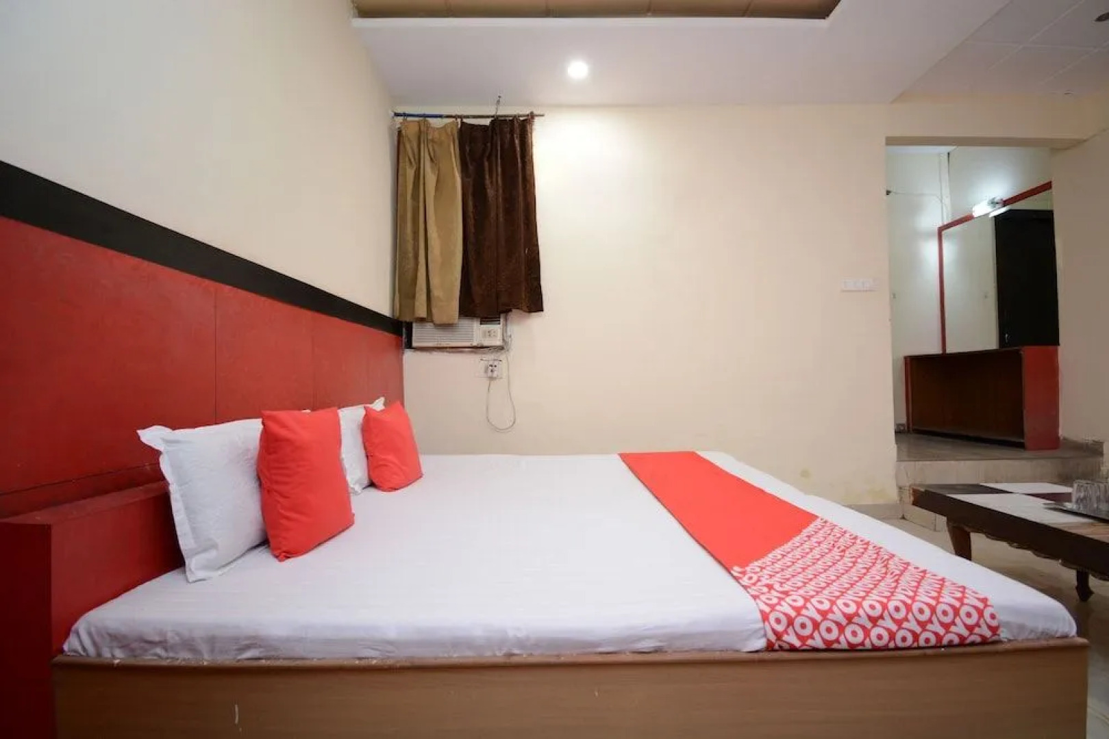 Oyo 29852 Hotel Golden View