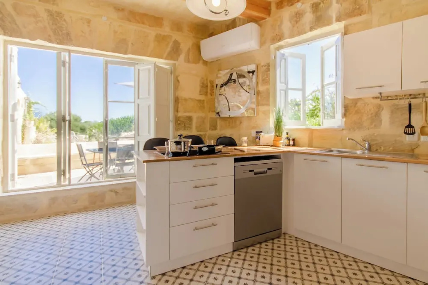 Pleasant Stone House & Jacuzzi St Martin