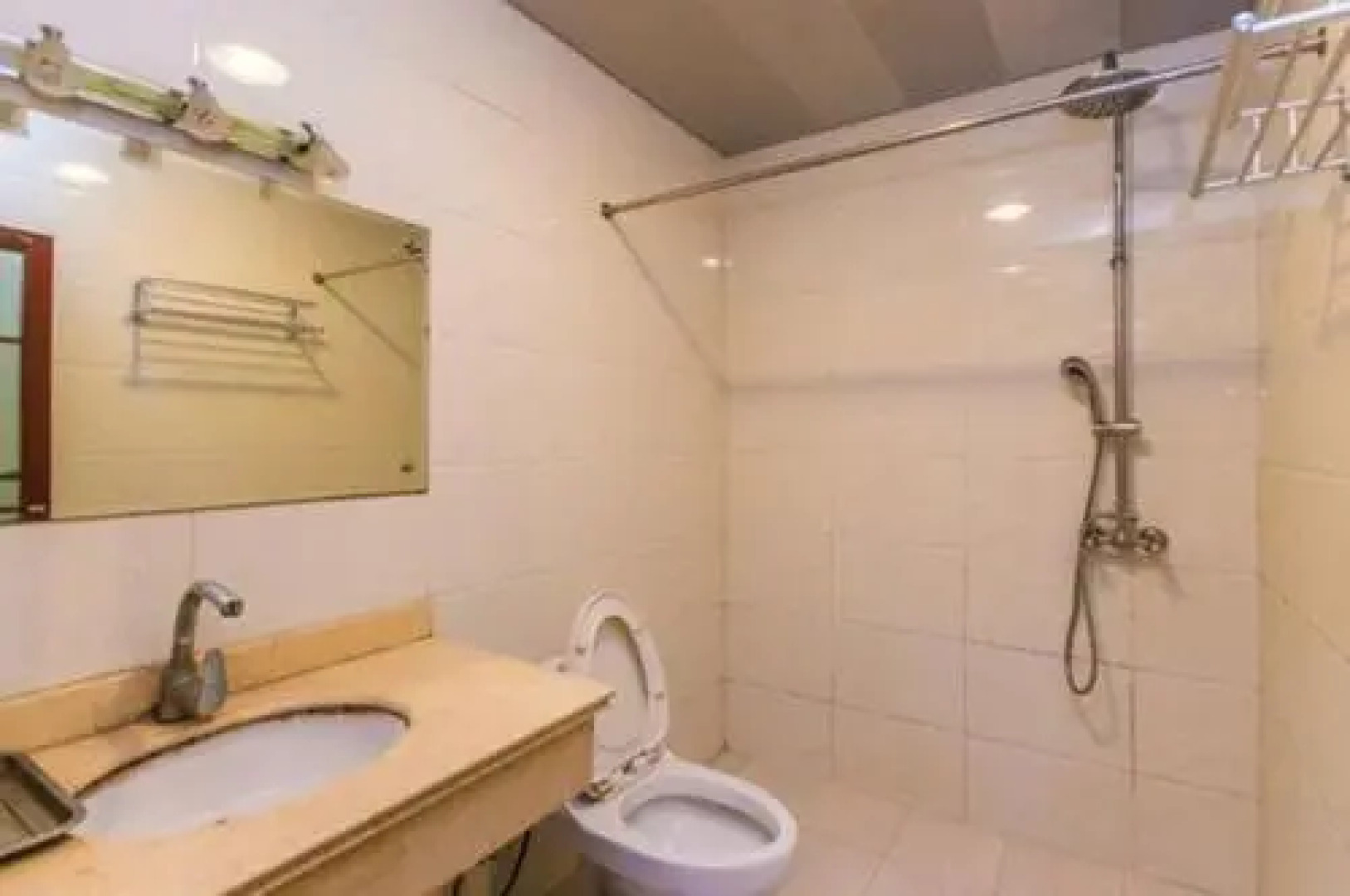 Emeishan Ziqiang Inn