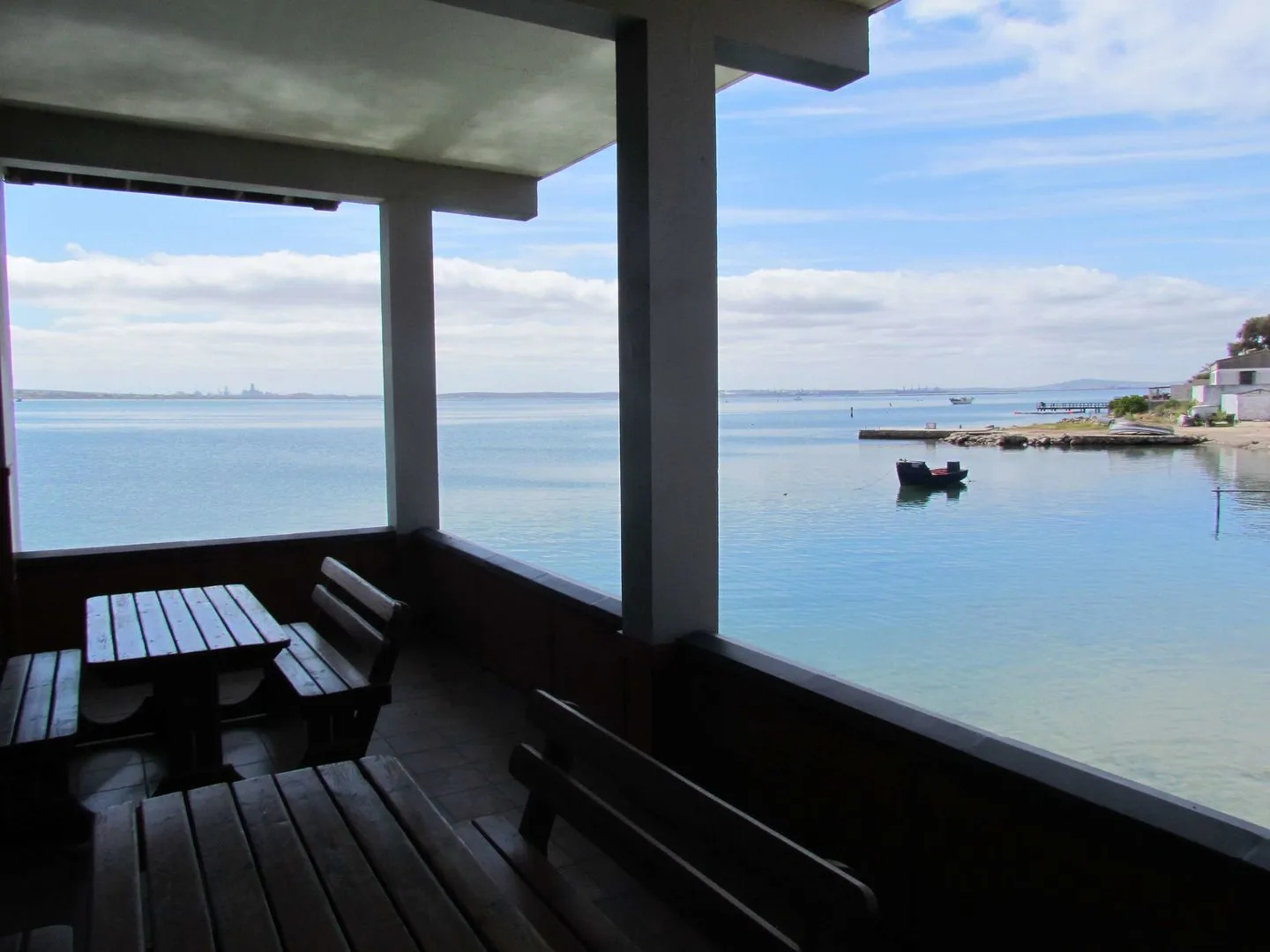 Hoedjiesbaai Hotel