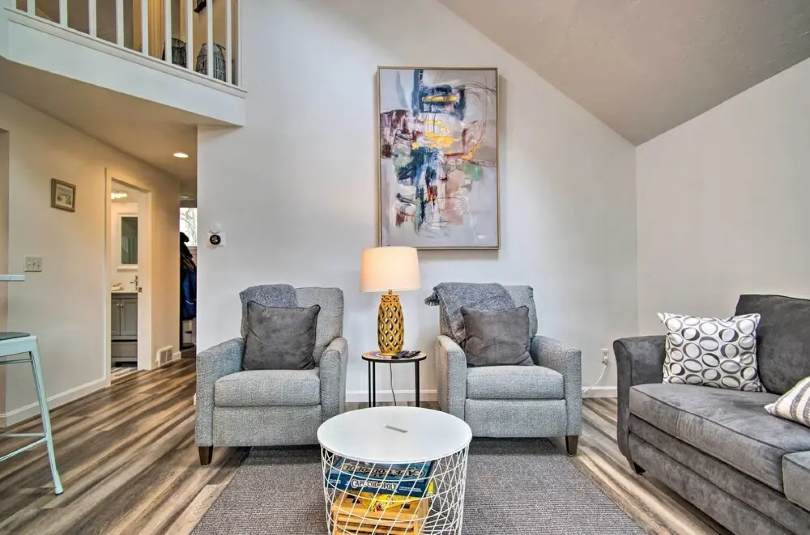 5 Mi to Mashpee Commons: Coastal Mashpee Condo