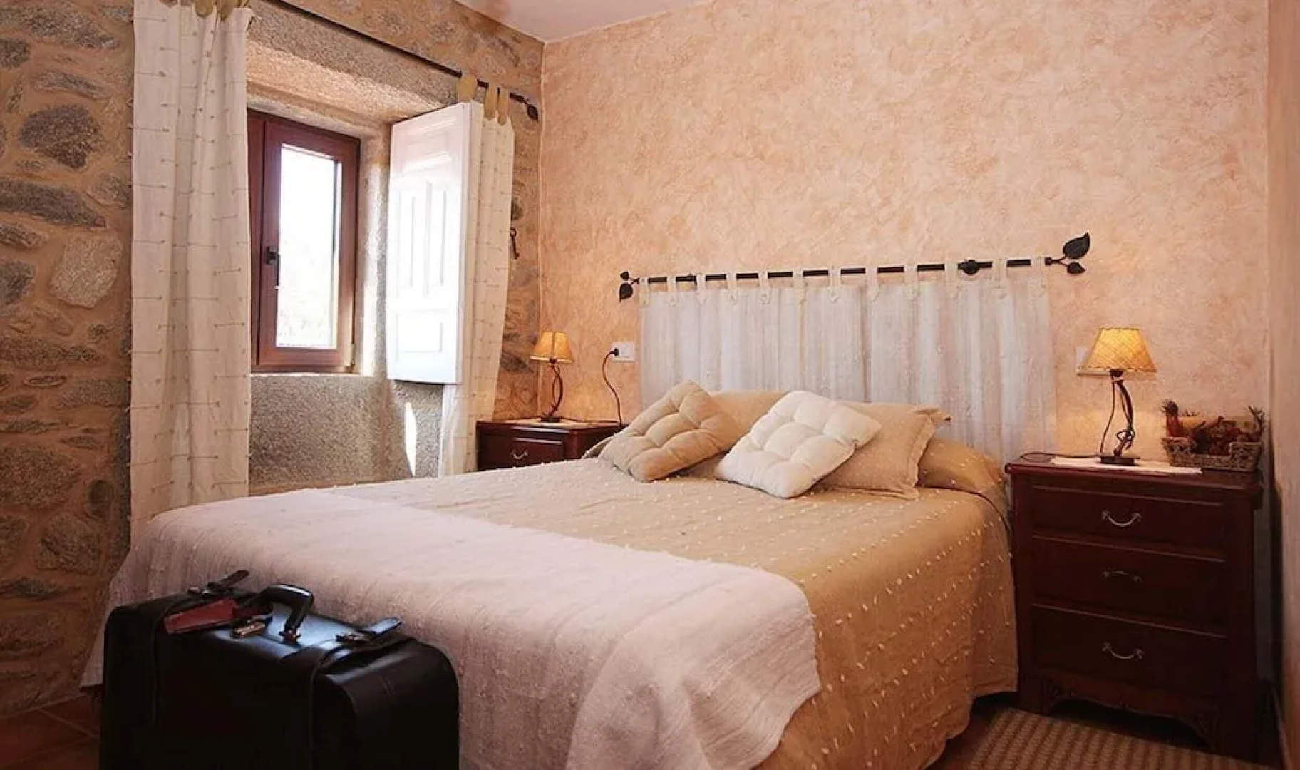 House - 3 Bedrooms - 104954
