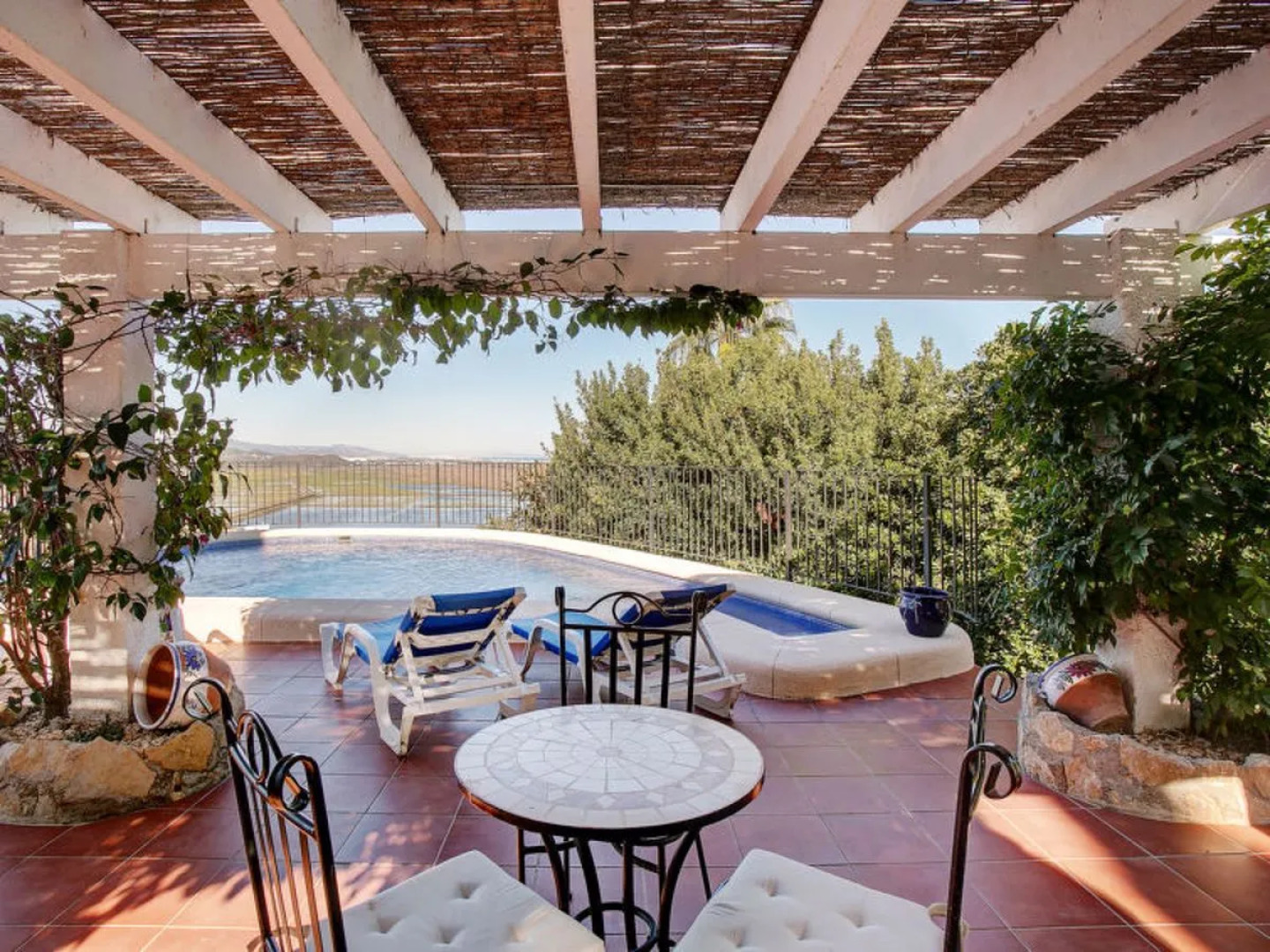 Villa Flores Falcone