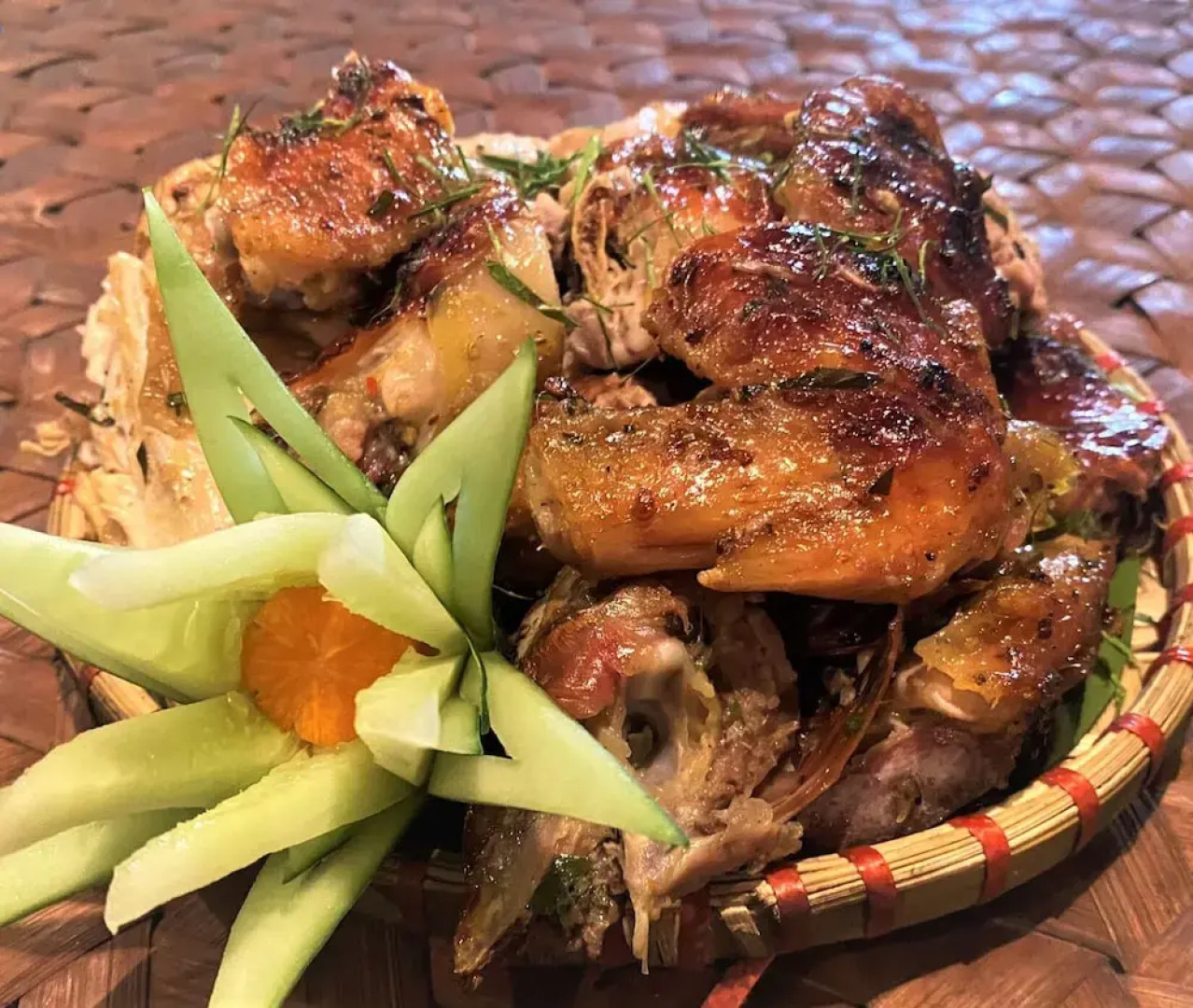 Mini Dien Bien Riverside Hotel - Lang Thai