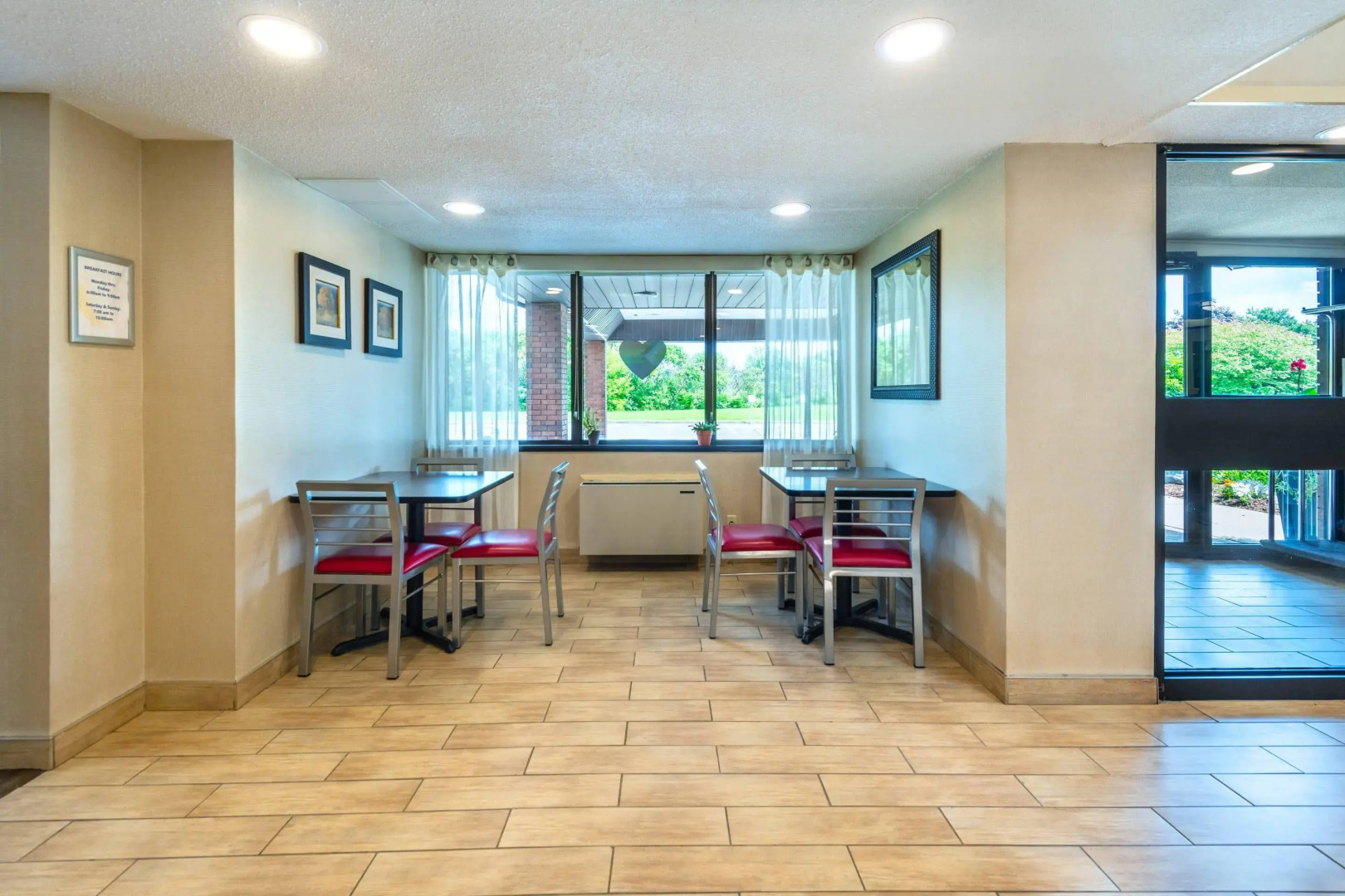 Comfort Inn Highway 401