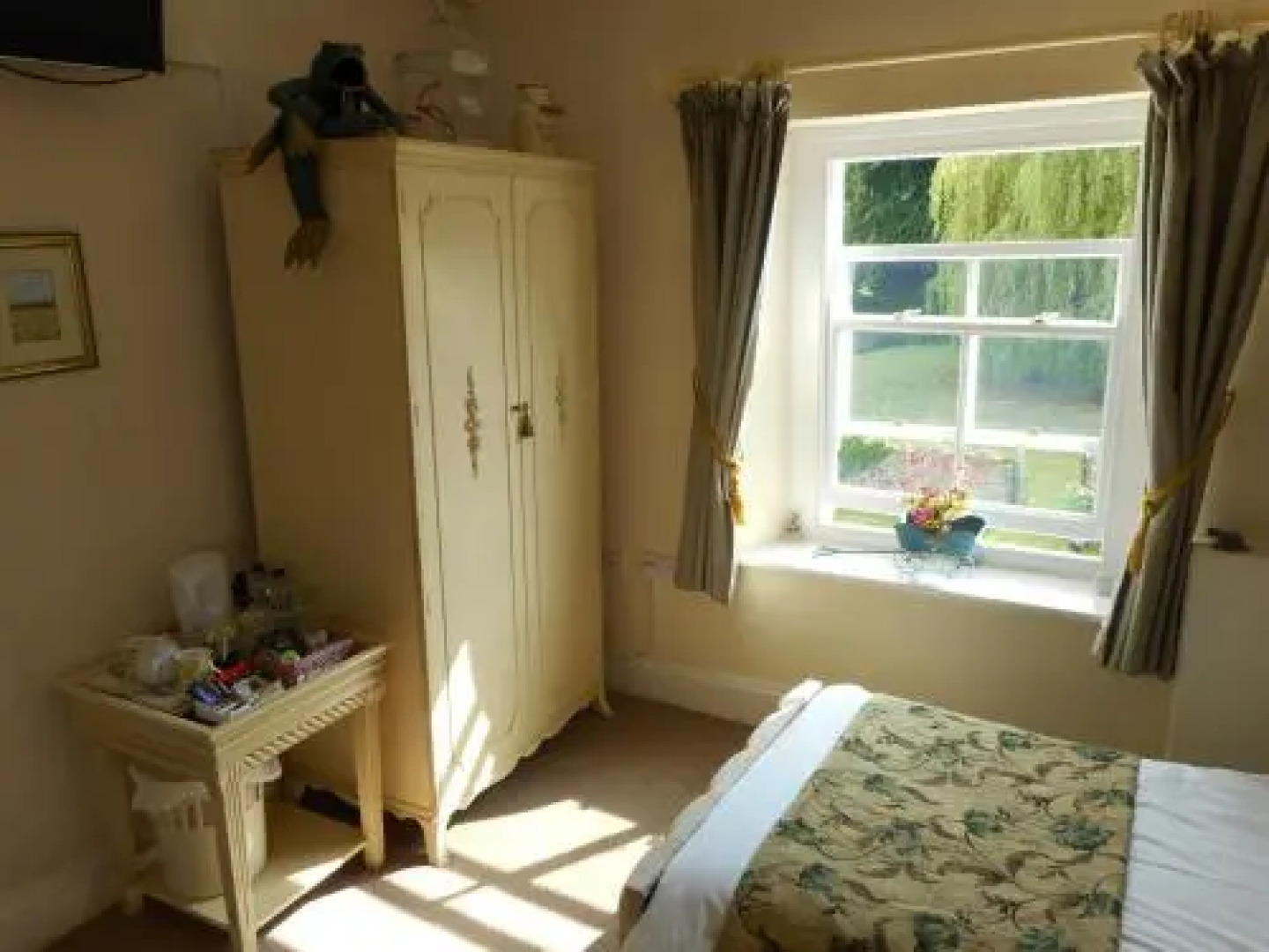 Llansabbath Country Farmhouse B&B