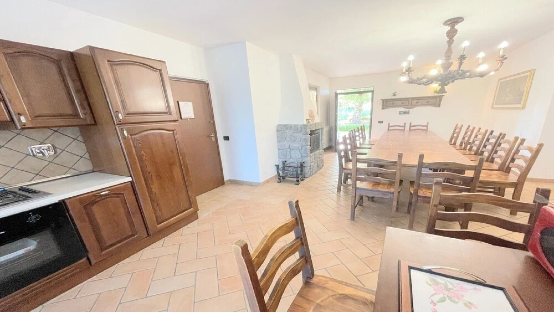 24 Guests - Heartbreaking Lake View and Pool