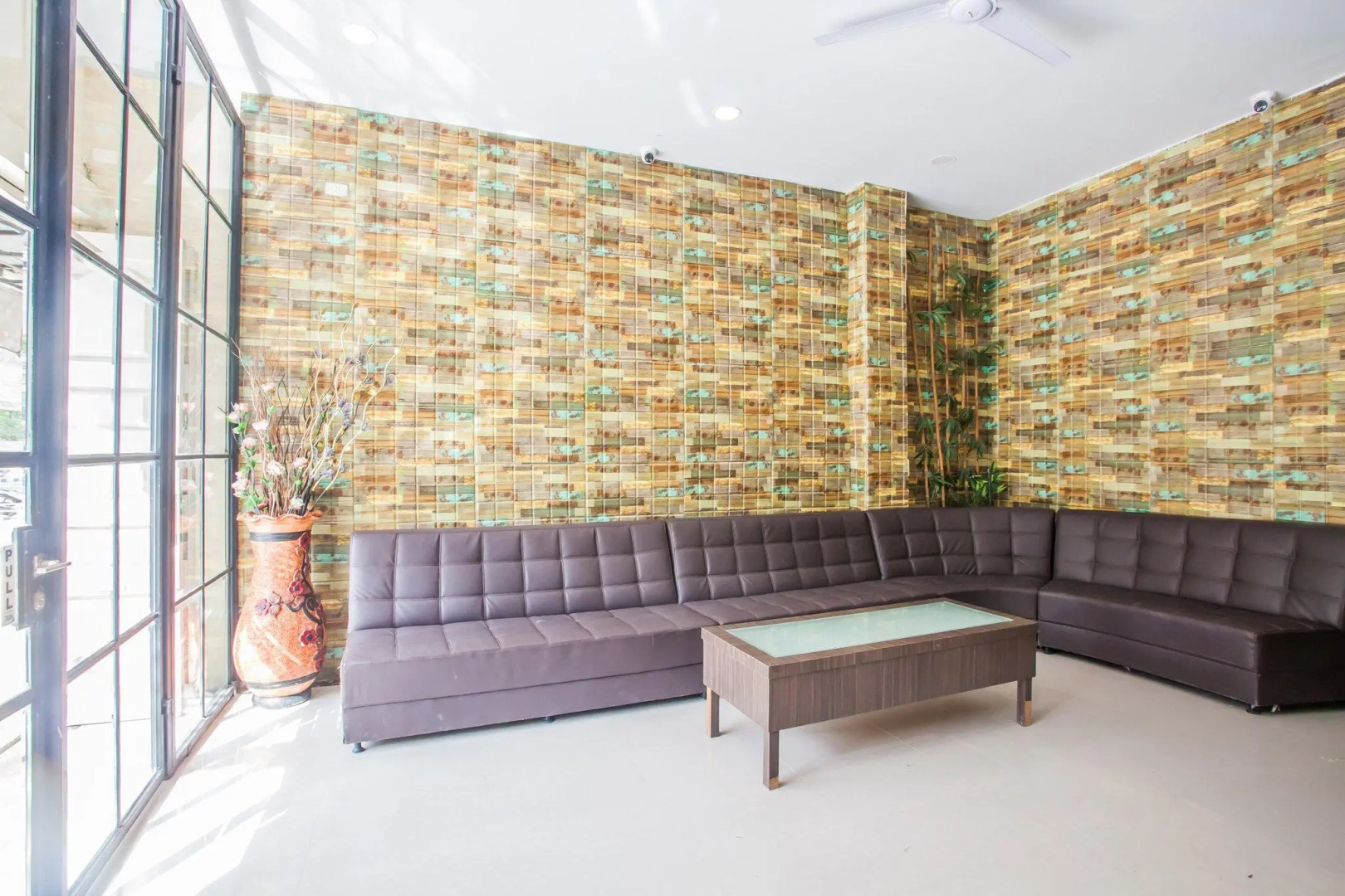 OYO 2361 Hotel Winston