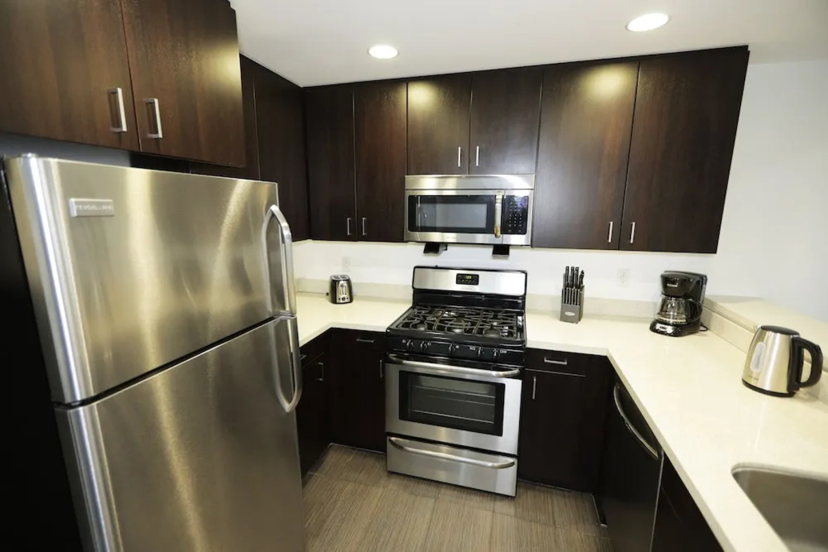 Hollywood Central Suites