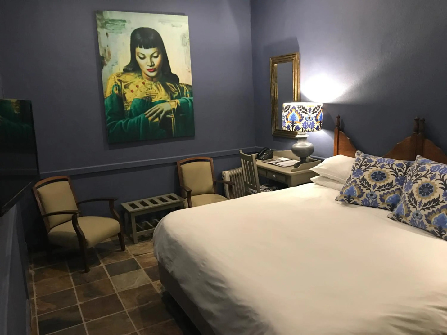 Shangri-La Country Hotel