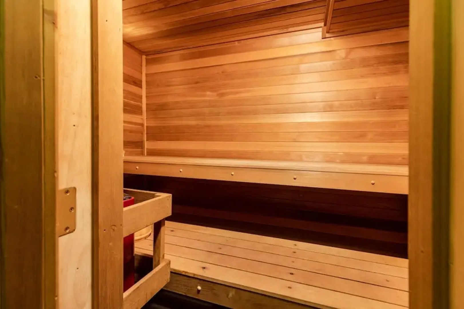 Ski-in out Mountain Home-jacuzzi Sauna Wintergreen