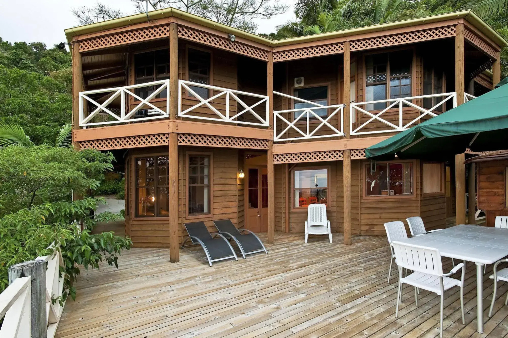 Treetops Accommodation Montville