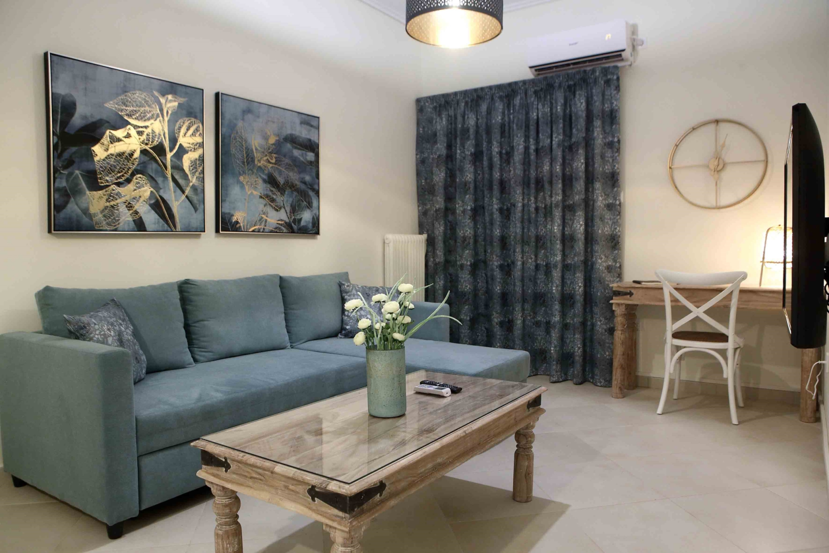 Best House Anakreontos