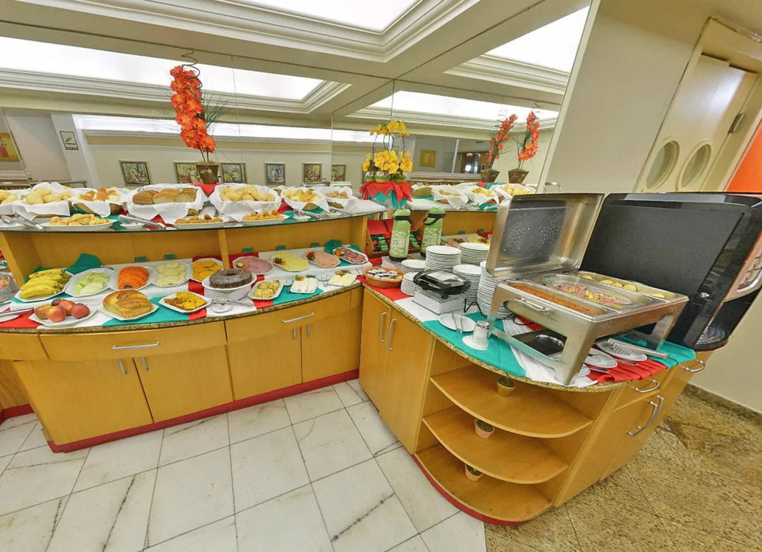 Harbor Regent Suites