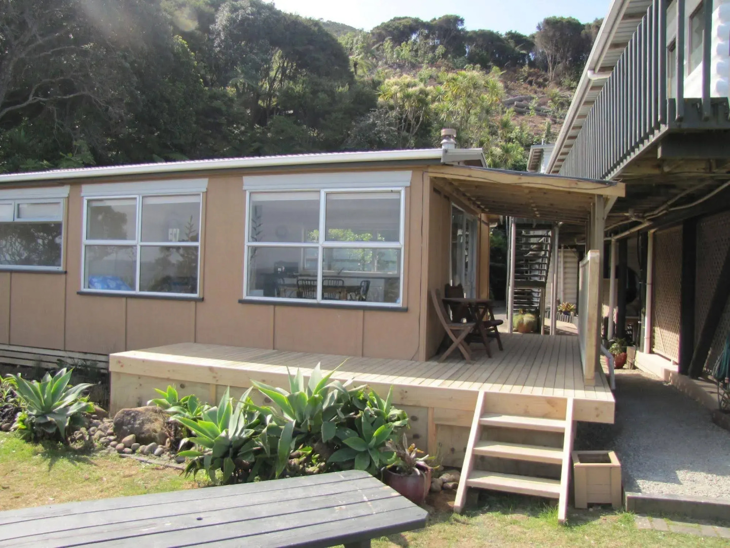 Tipi and Bob's Waterfront Lodge