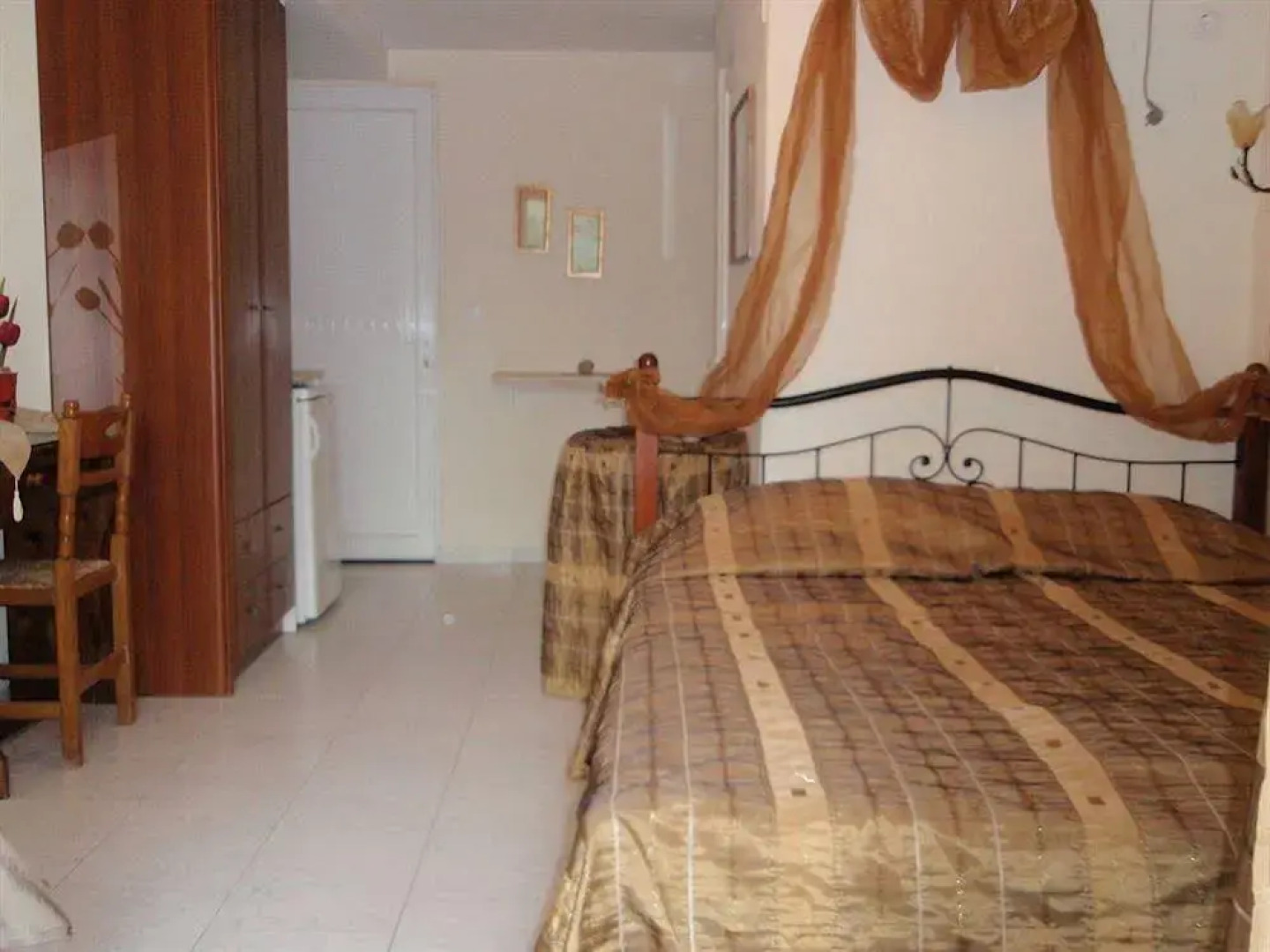 Villa Olga Apartments & Studios