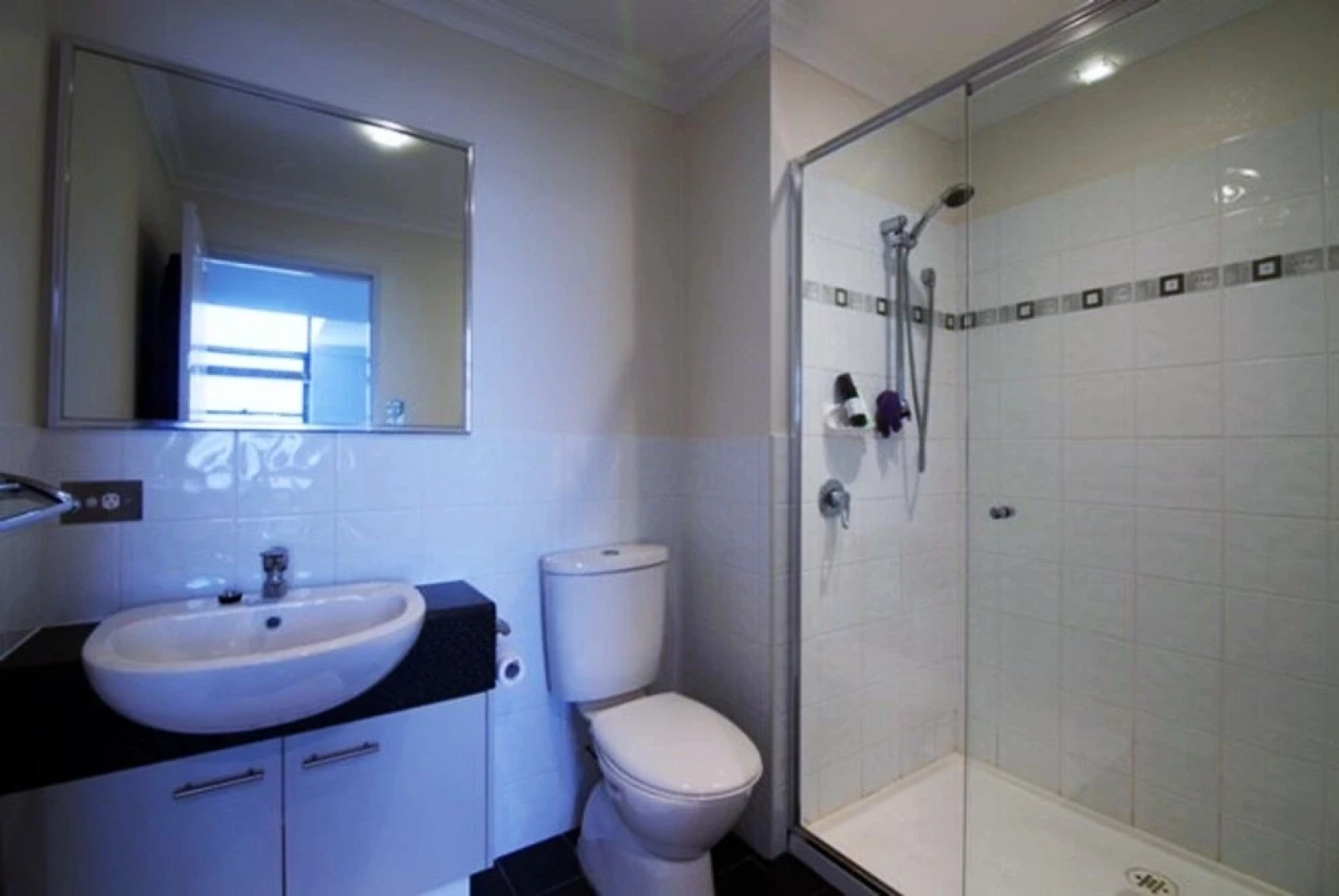 Spacious Apartment with Sea Views