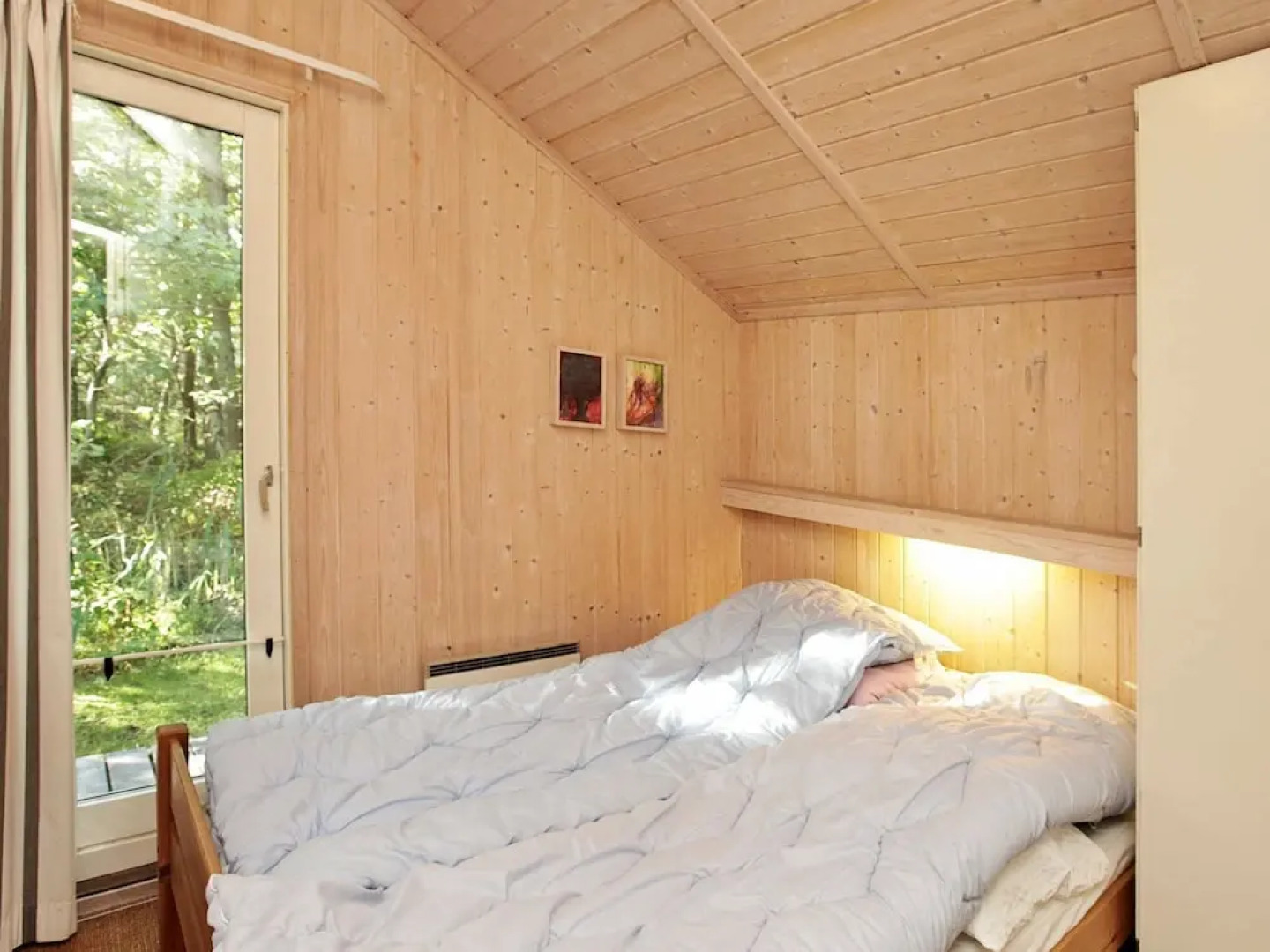 Magnificent Holiday Home in Humble With Sauna