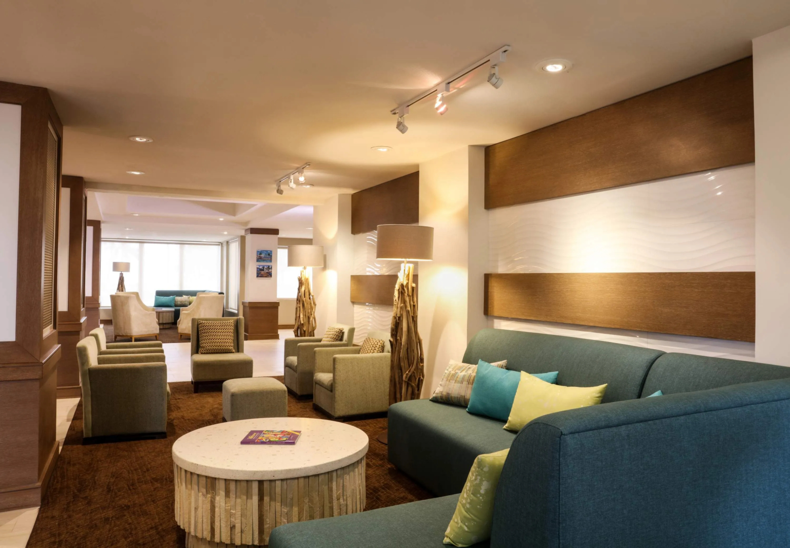 Courtyard by Marriott Nassau Downtown/Junkanoo Beach