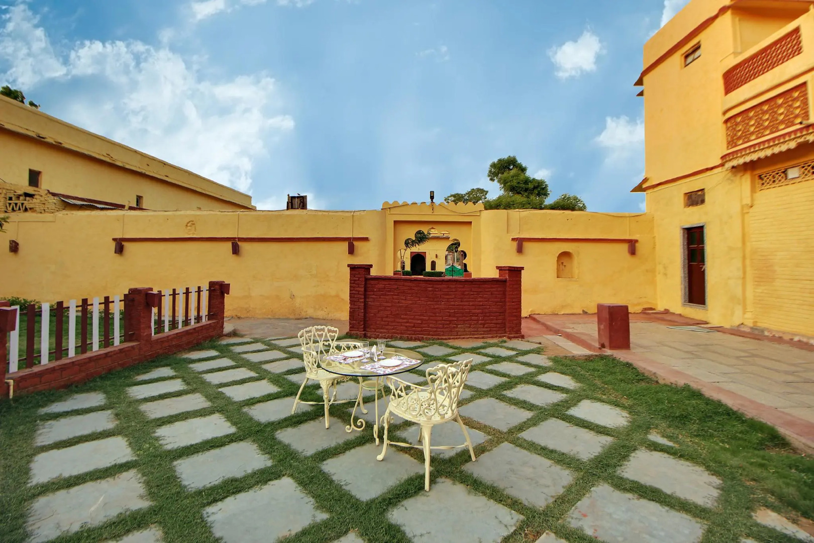 Jawai Castle Resort - A Heritage Hotel in Jawai Leopard Reserve