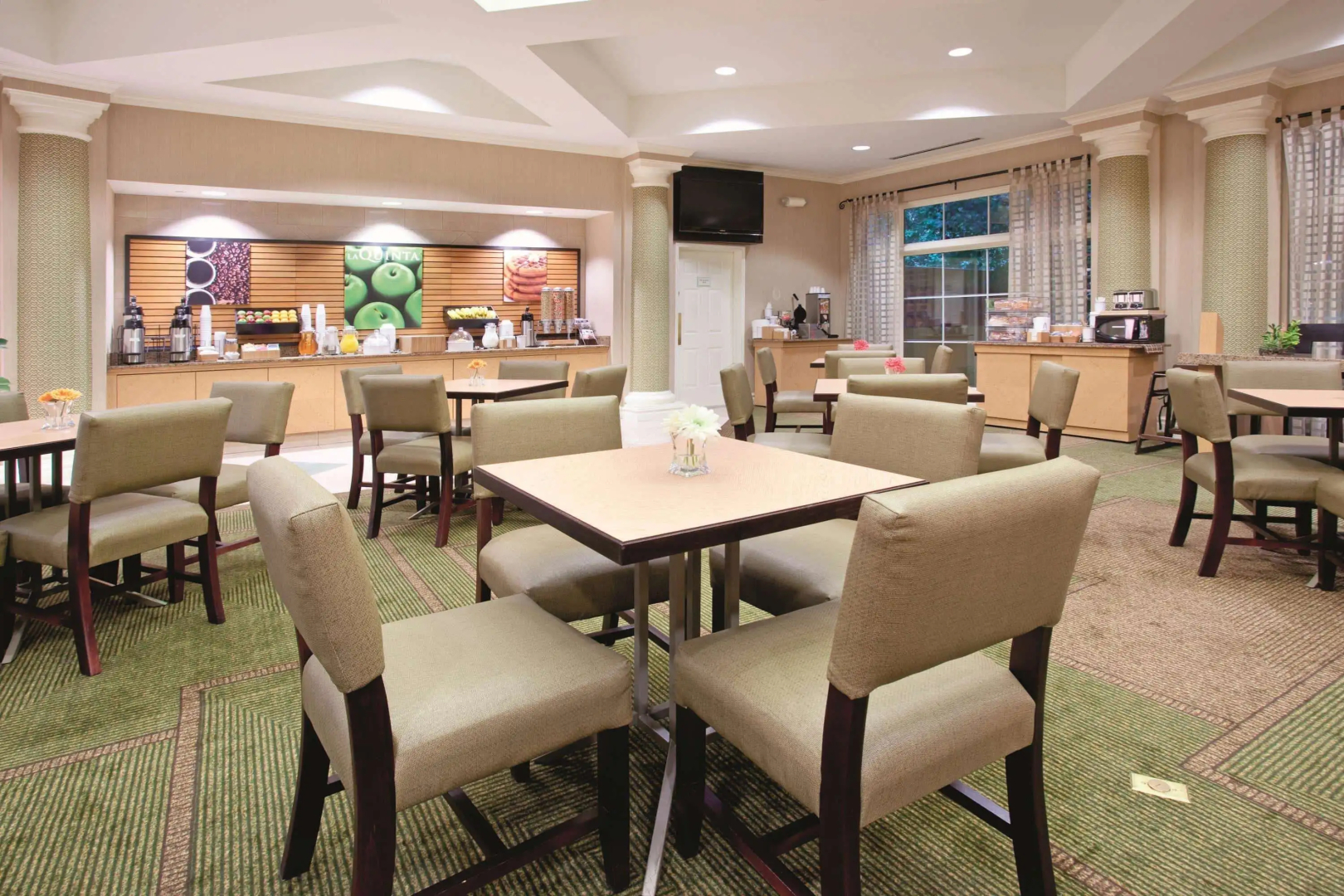 La Quinta Inn & Suites by Wyndham Colorado Springs South AP