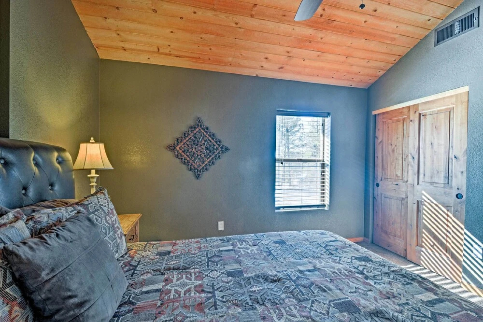 Flagstaff Cabin on 5 Acres w/ Fireplace & Fire Pit