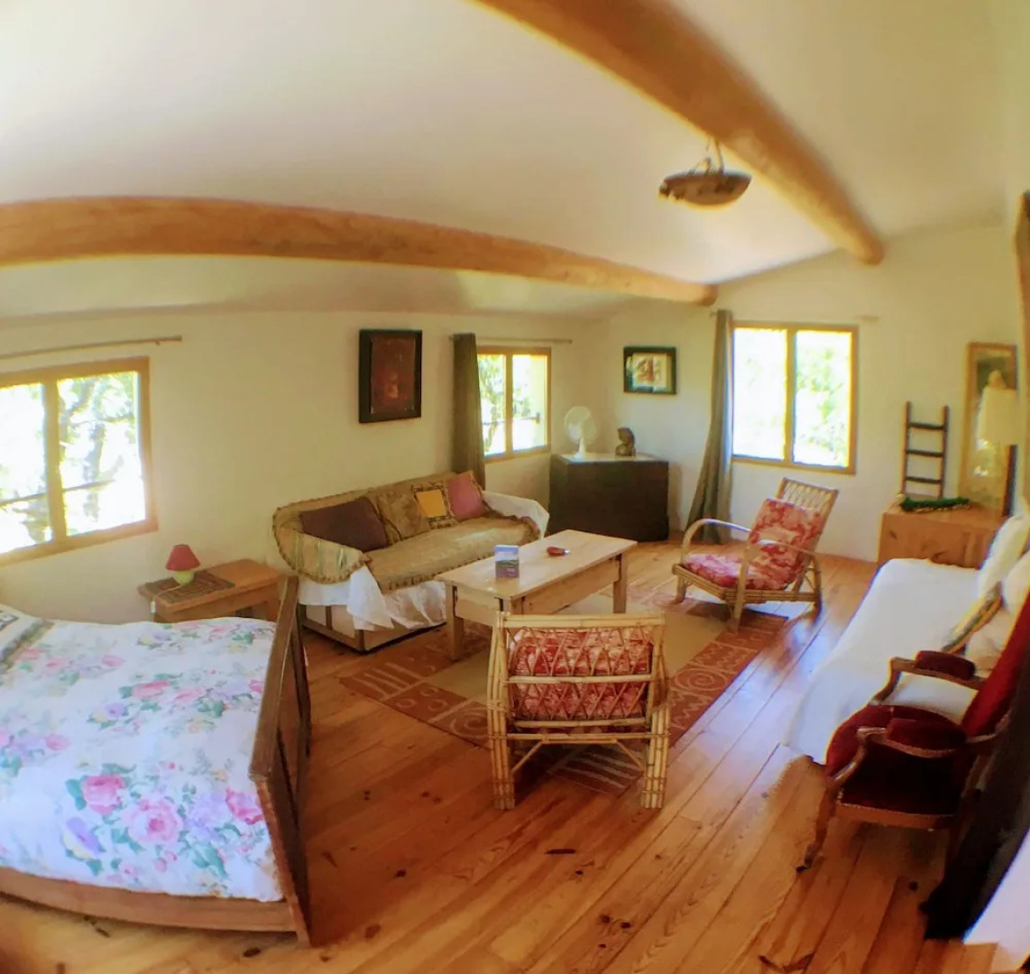 Les Maquinols Estate