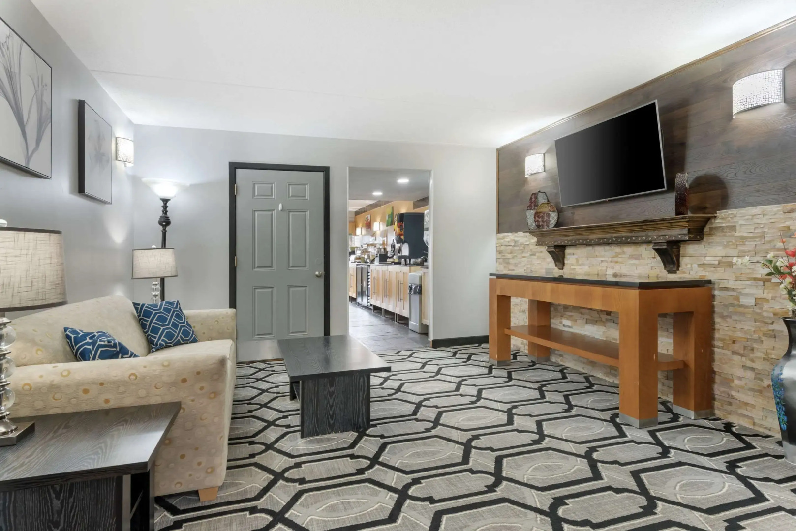 Quality Inn & Suites Mayo Clinic Area