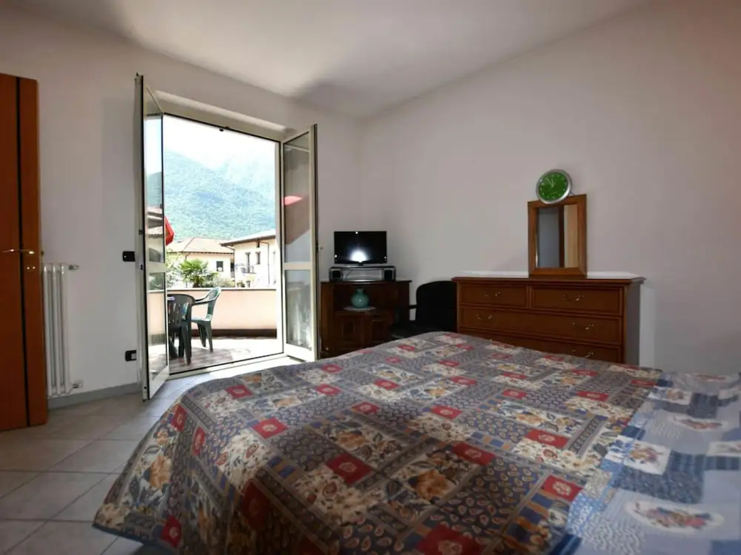 Belvilla by OYO Flat With Terrace Near the Lake