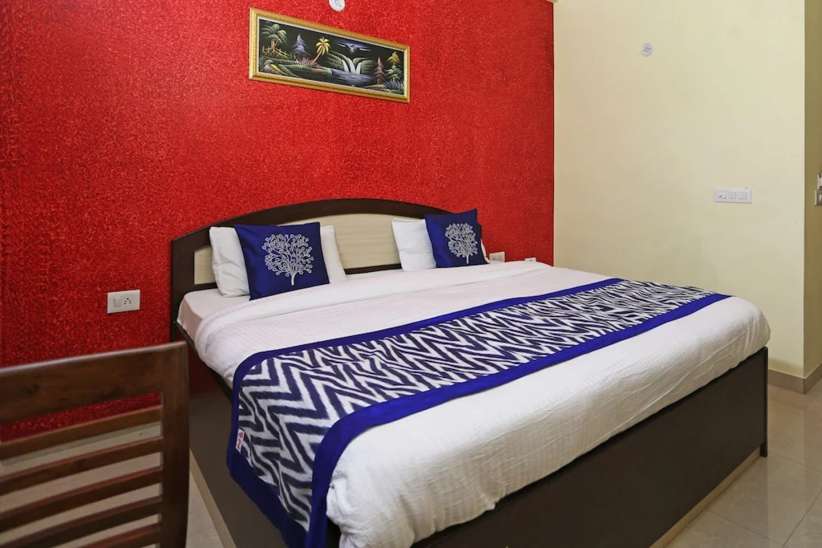 OYO 4734 Hotel Sapphire