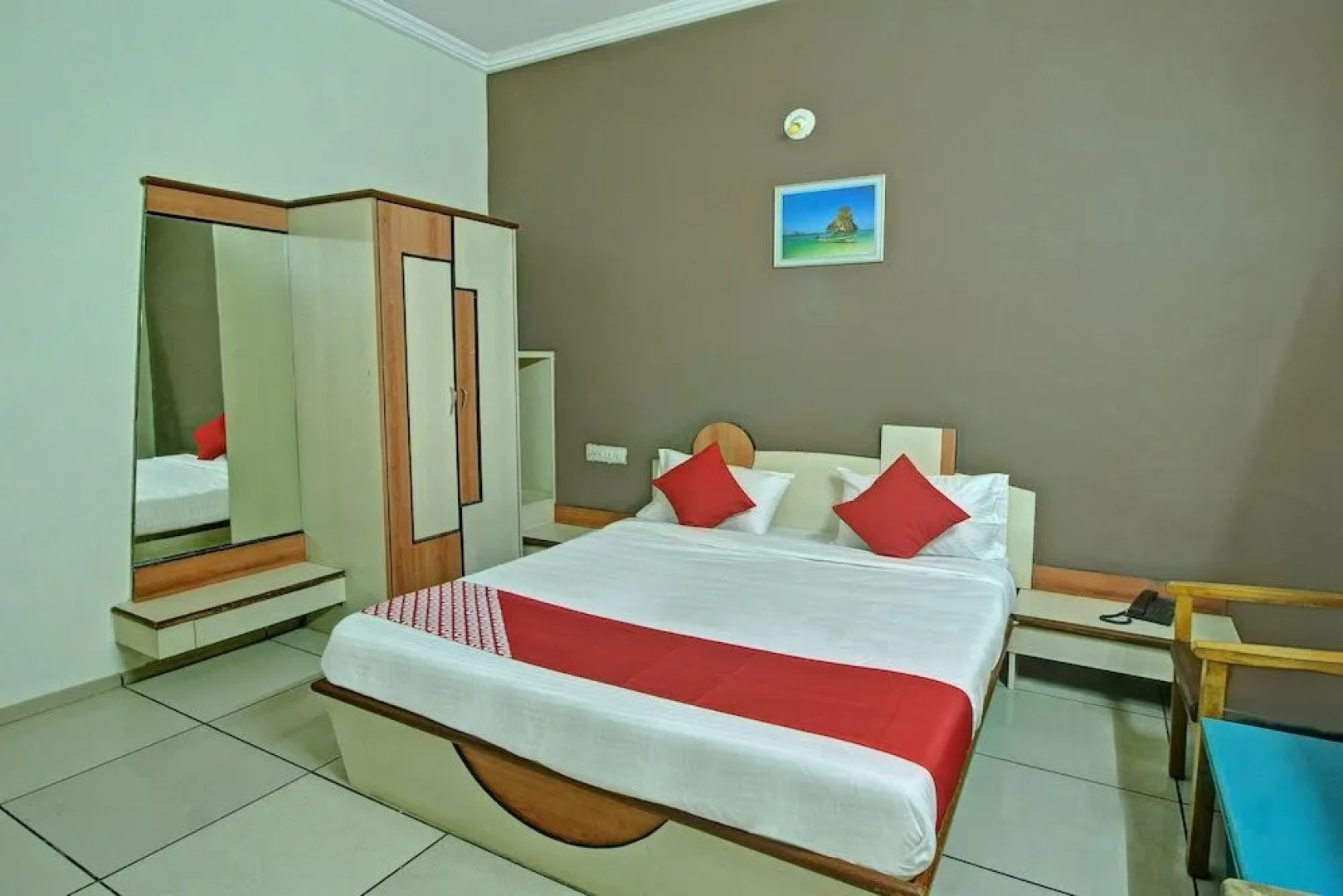 Oyo 30636 Hotel Navaratna International