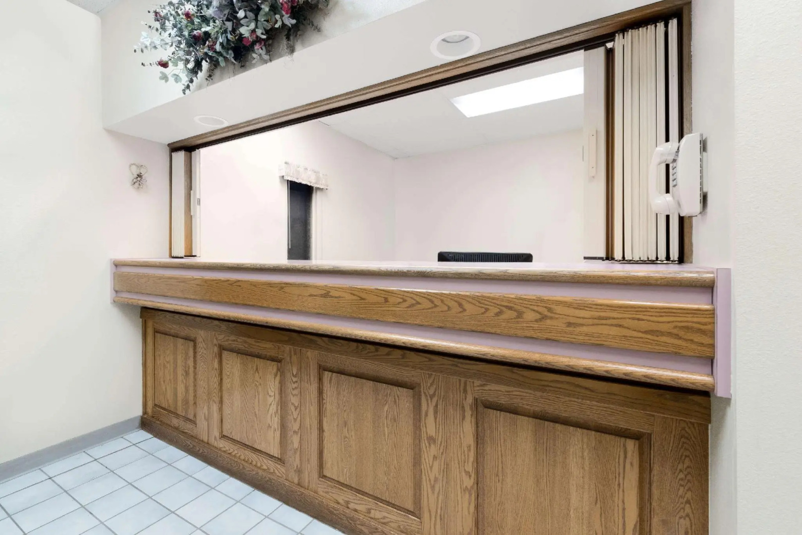 Super 8 By Wyndham Valley City