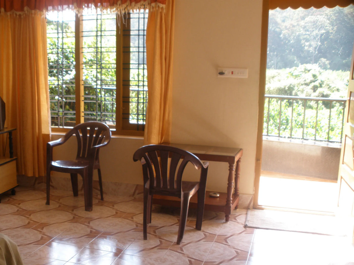 Jungle Palace Homestay