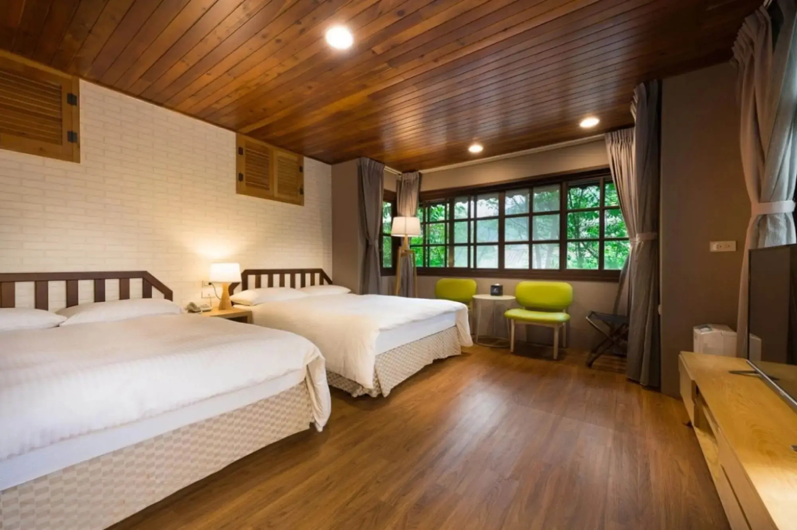 Ming Chi Shan Zhuang