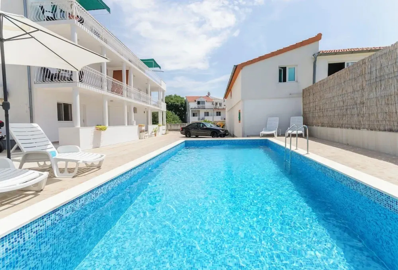 Apartments Family Apartments Mila With Pool