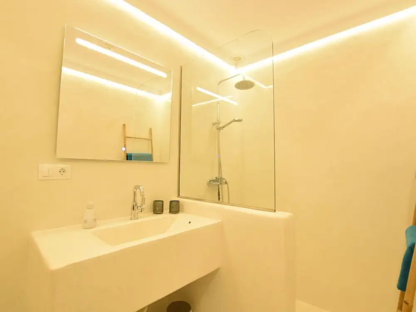 Premium Holiday Home in Benajarafe with Hot Tub