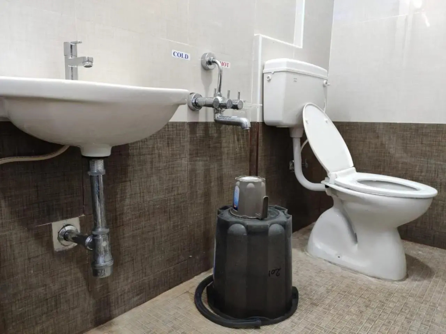 Hotel Sugam Karaikudi