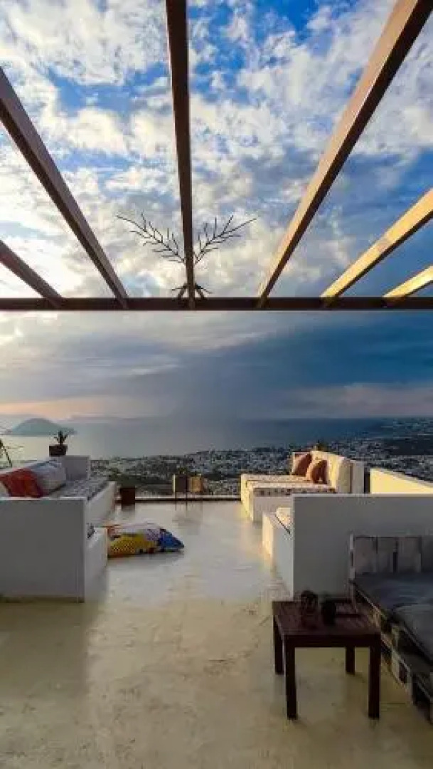 Jaw-Dropping View Villa