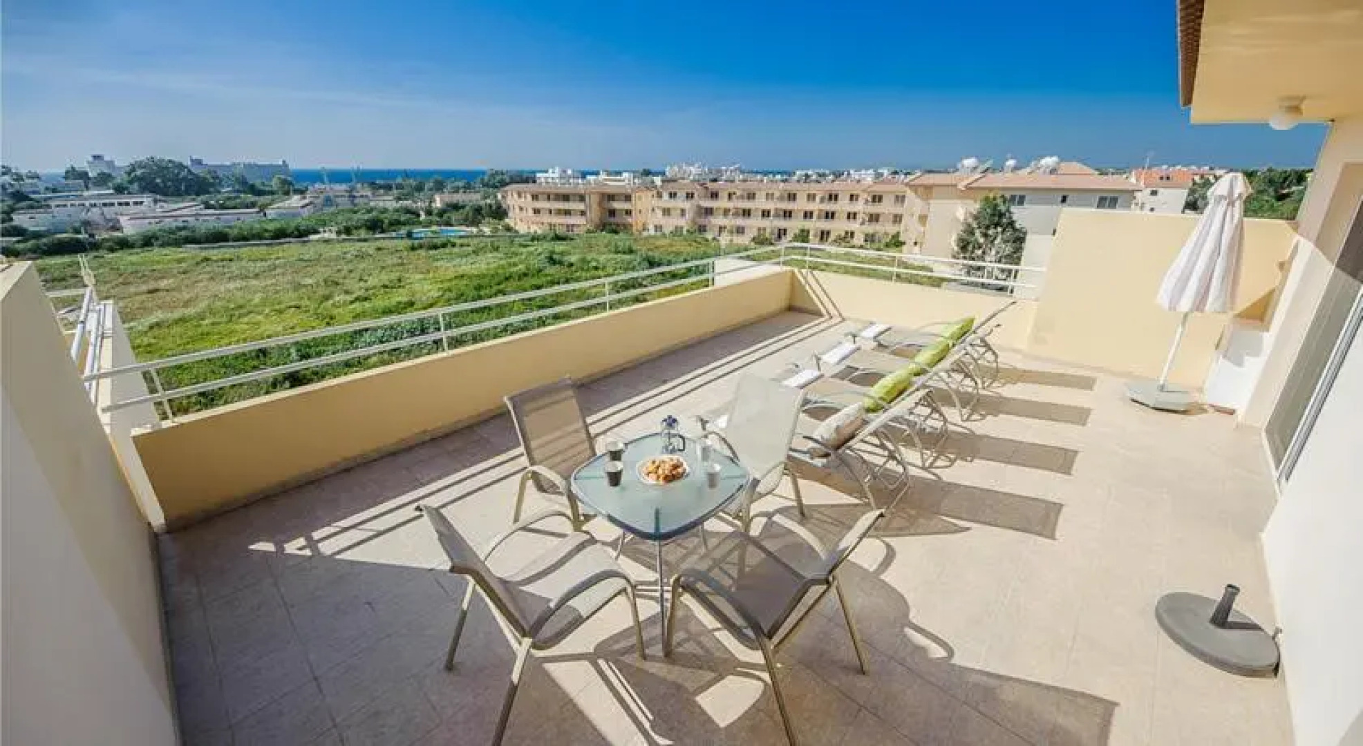 Oceanview Apartment 064