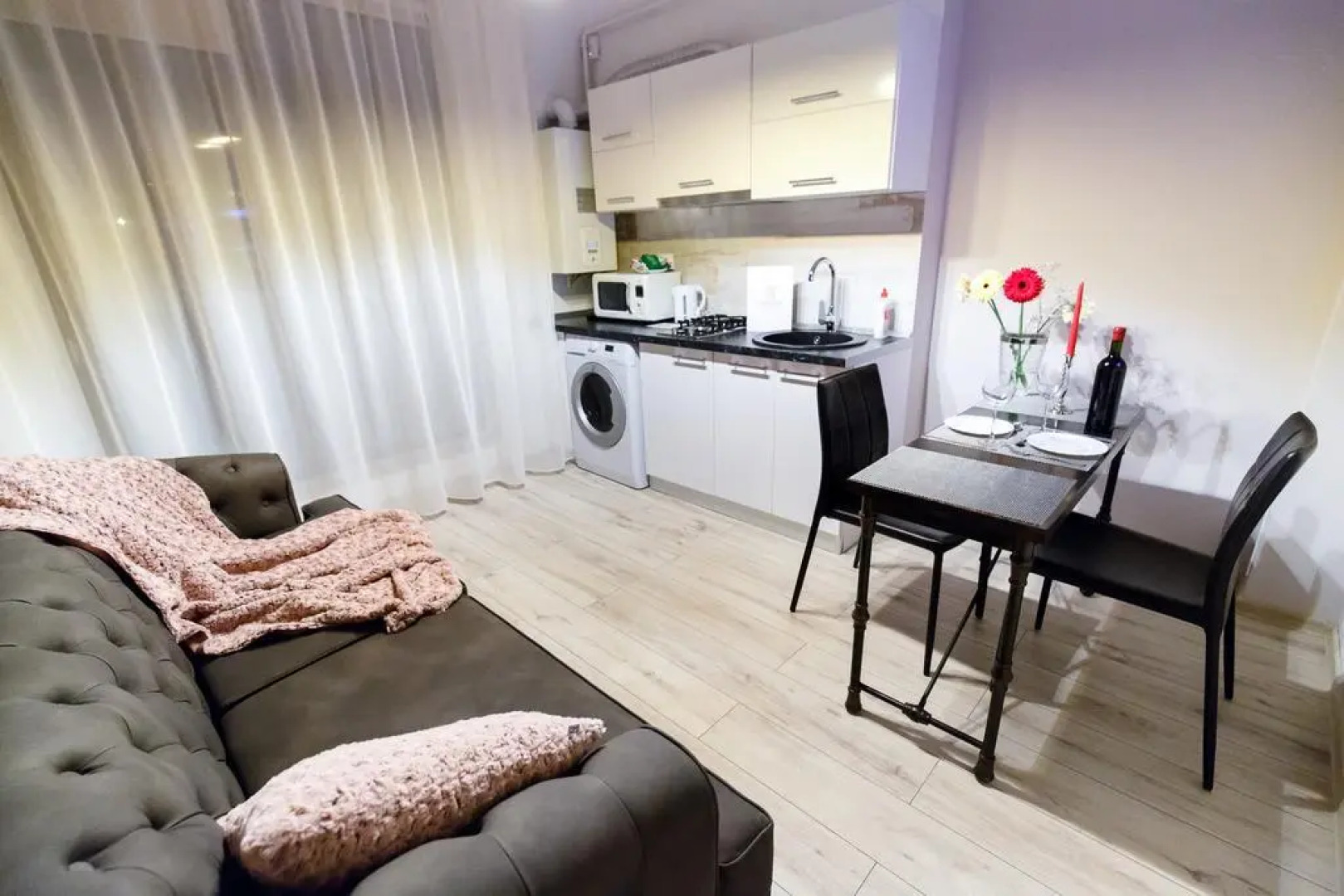 Metropolitan Iassium Luxury Suites