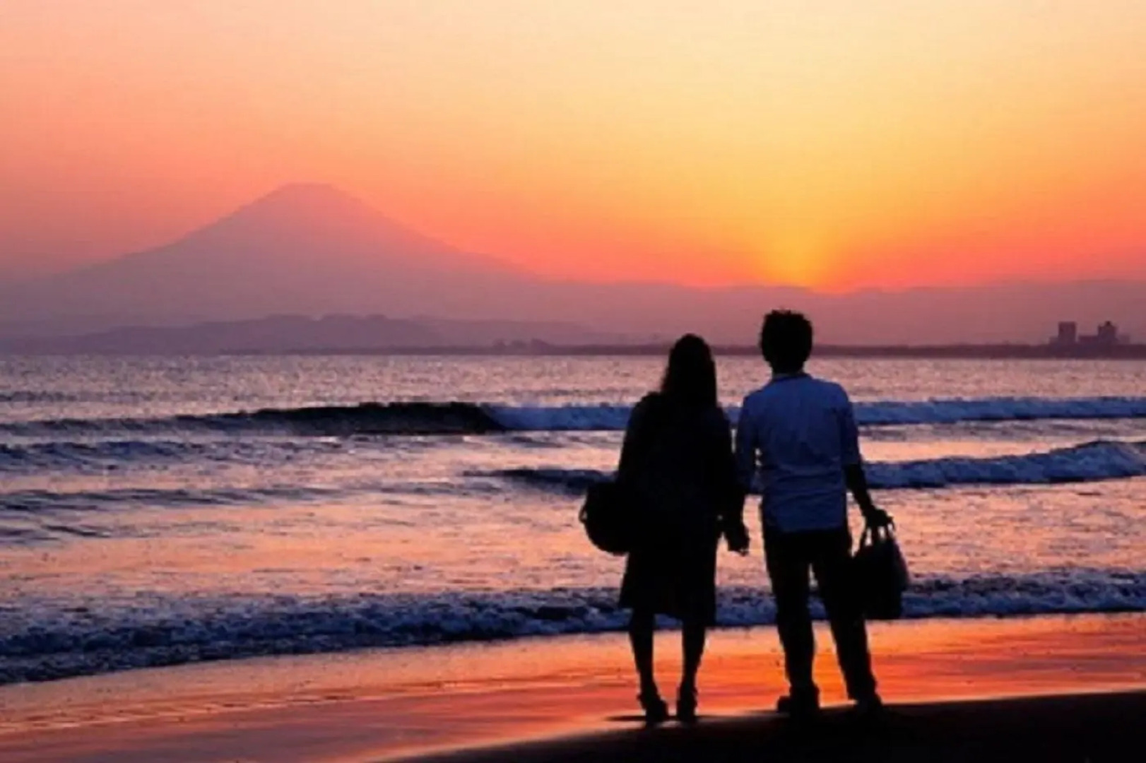 Rebeasu Katase Enoshima WEST 105