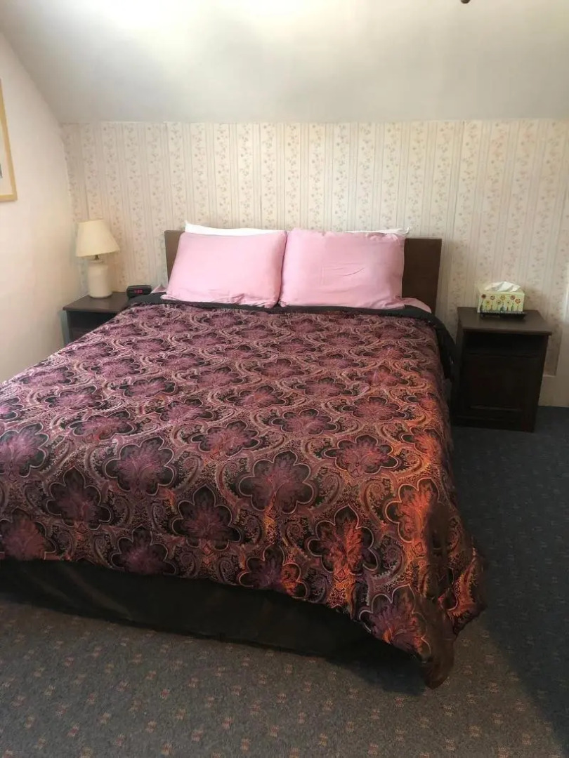 Reynolds House Inn & Motel