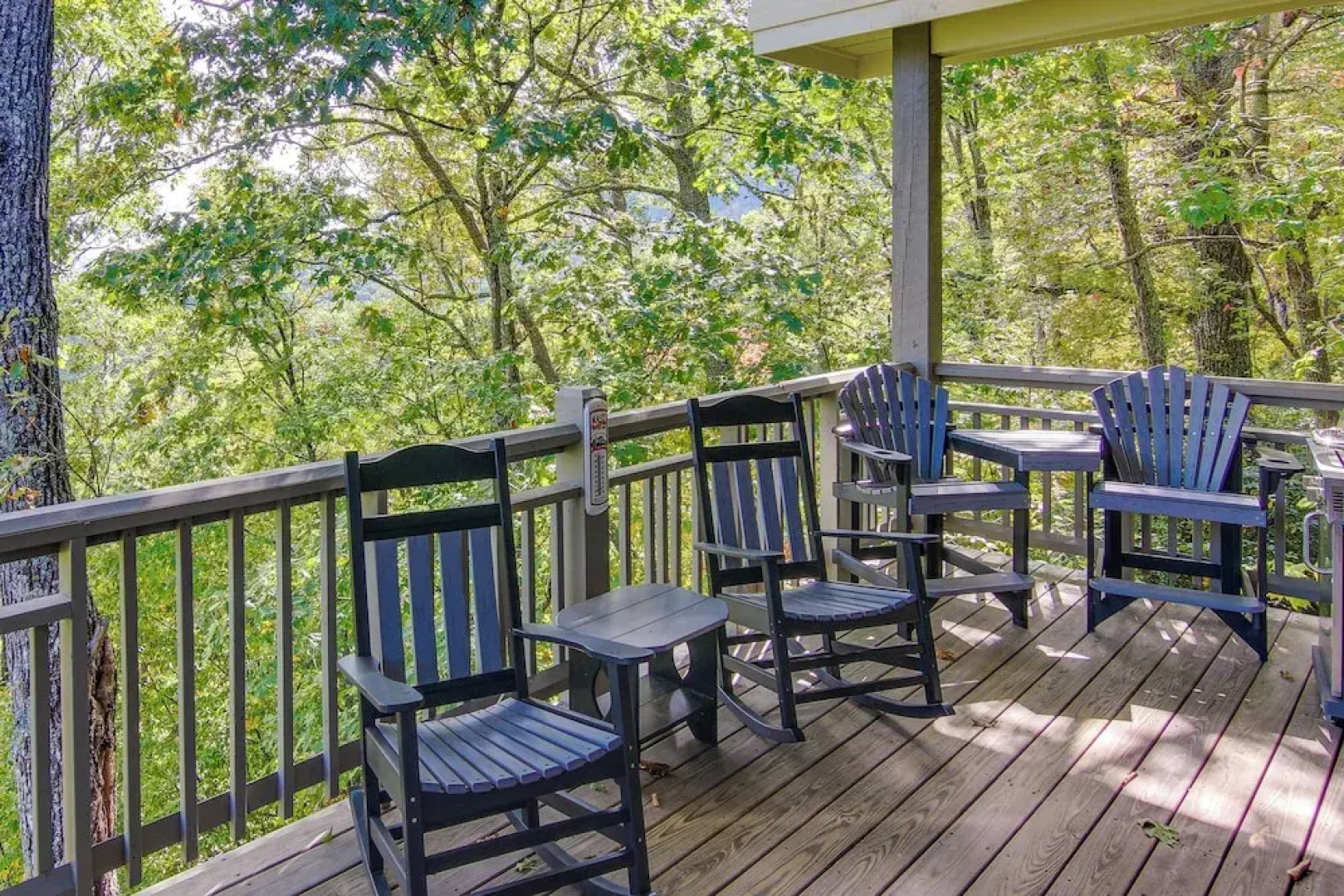 Mtn-view Condo w/ Screened Porch in Burnsville!