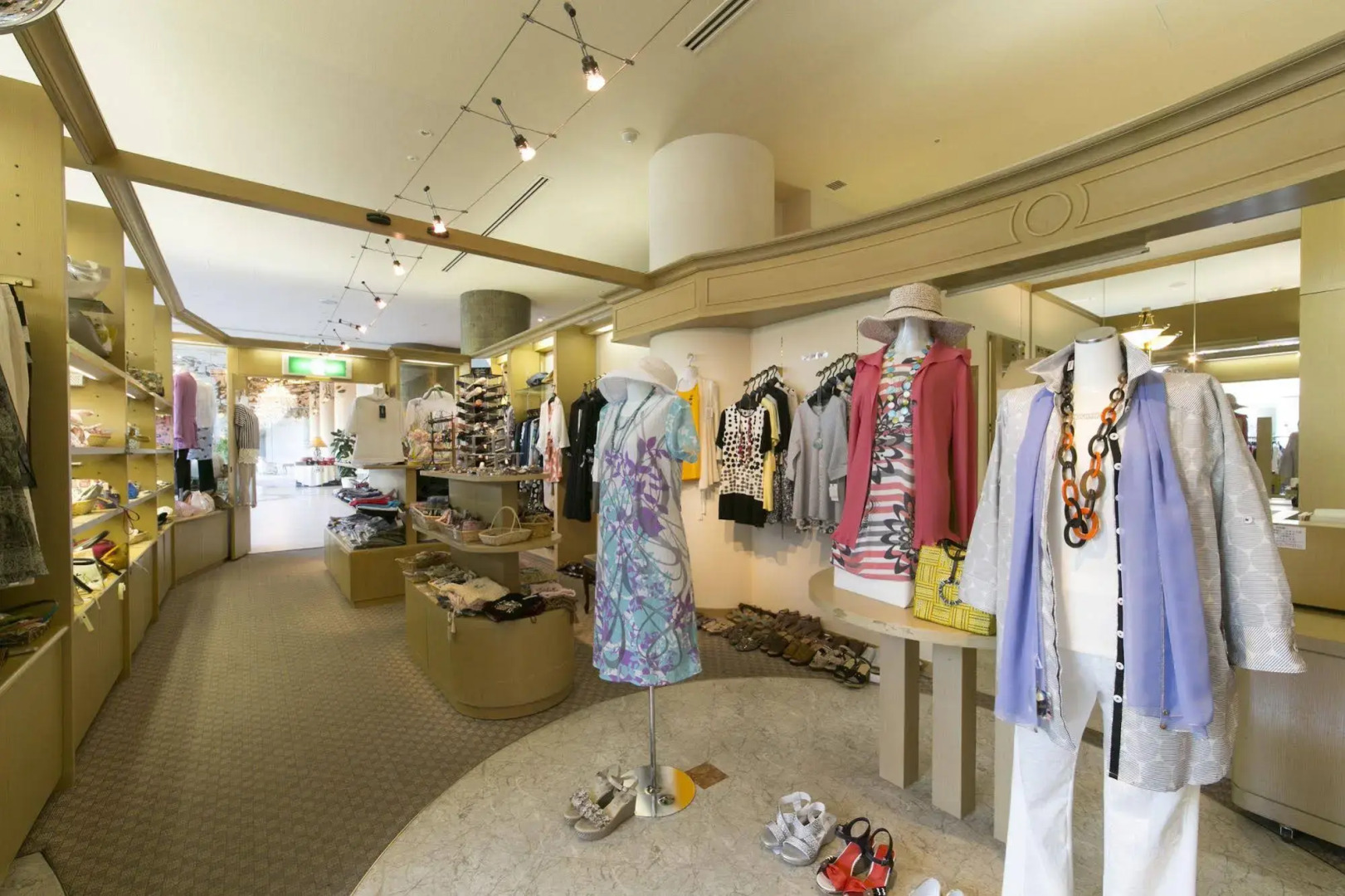 Rosa Blanca (Formerly Palm De Yume)