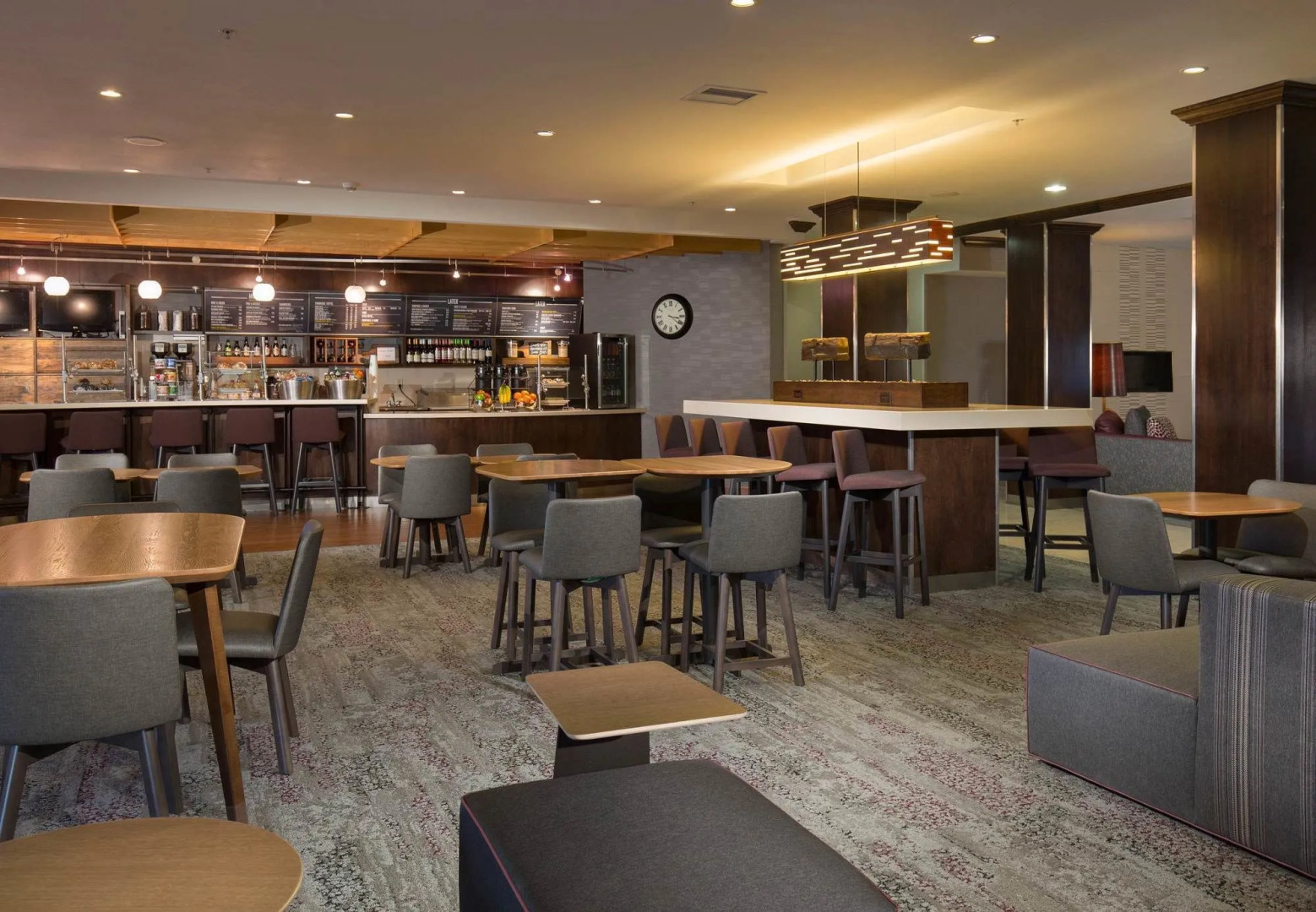 Courtyard Des Moines West/Jordan Creek