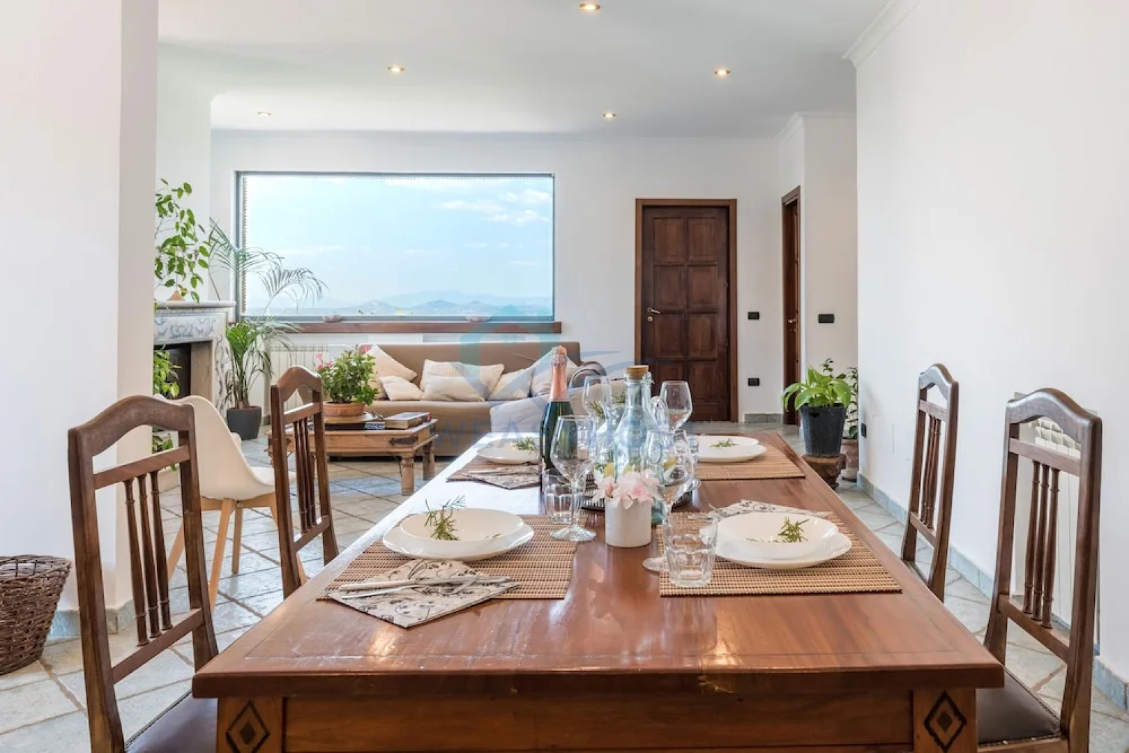 New Refined Villa Rayskaya In Monte Compatri