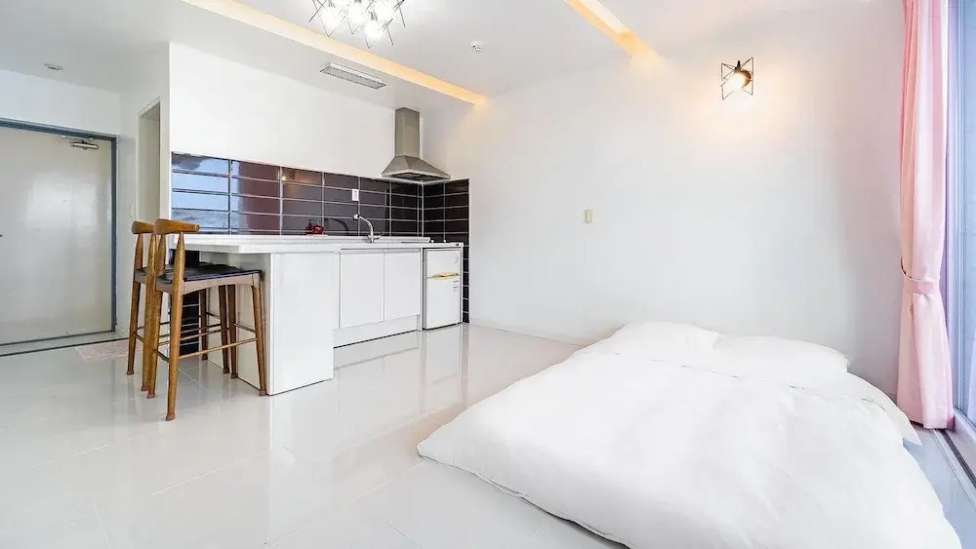 Namhae Spring, Summer, Fall, Winter Pet-