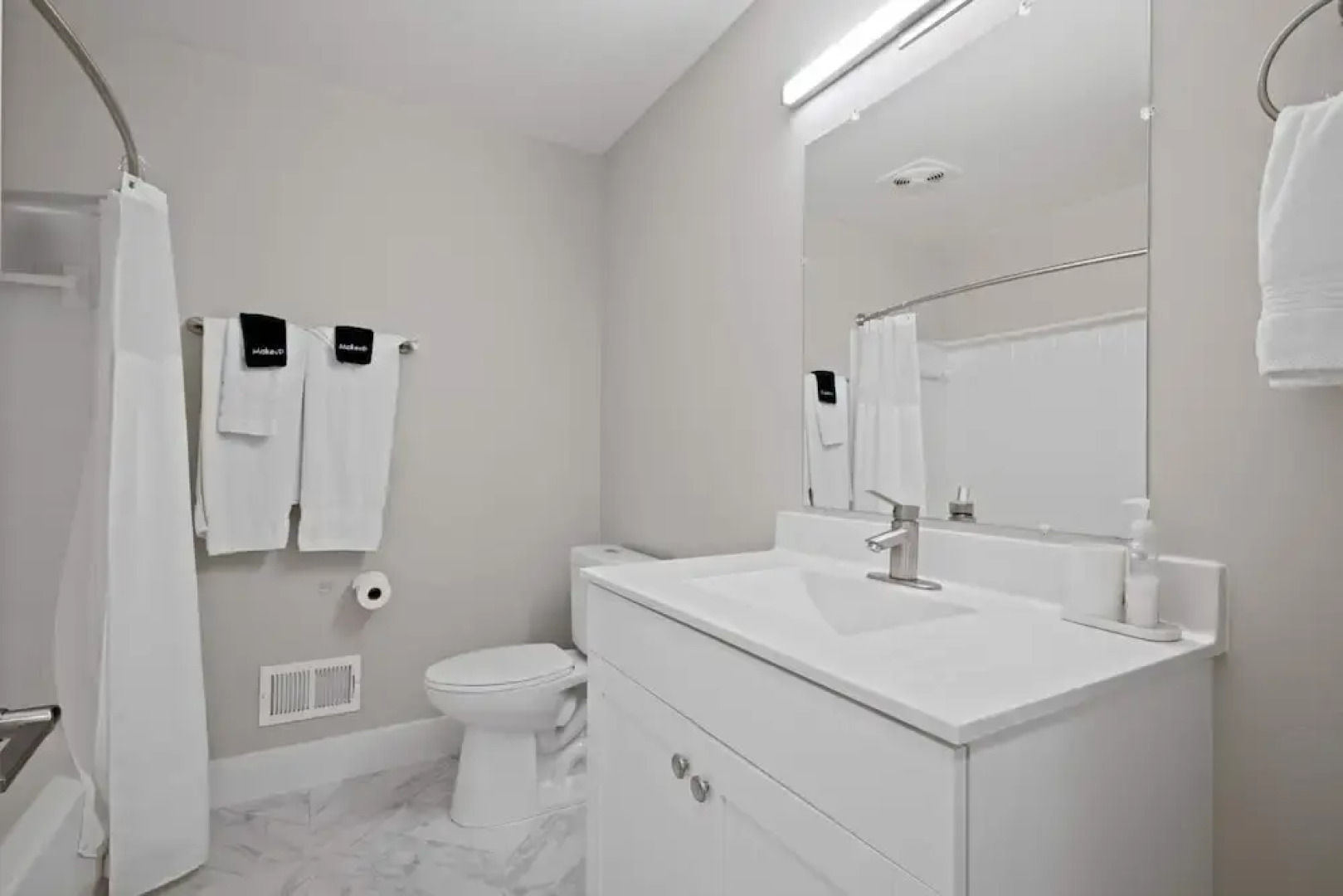 Comfortable 2BR 2BA Home Away From Home