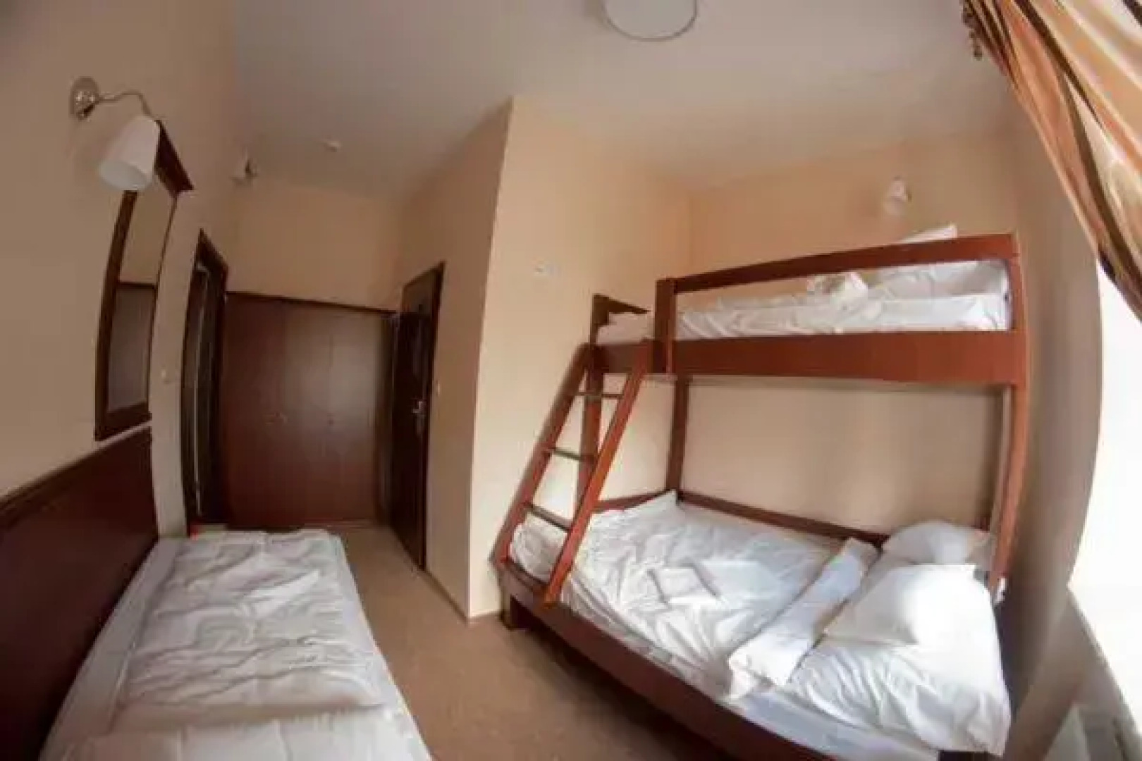 Rynek 6 retro pub & hostel